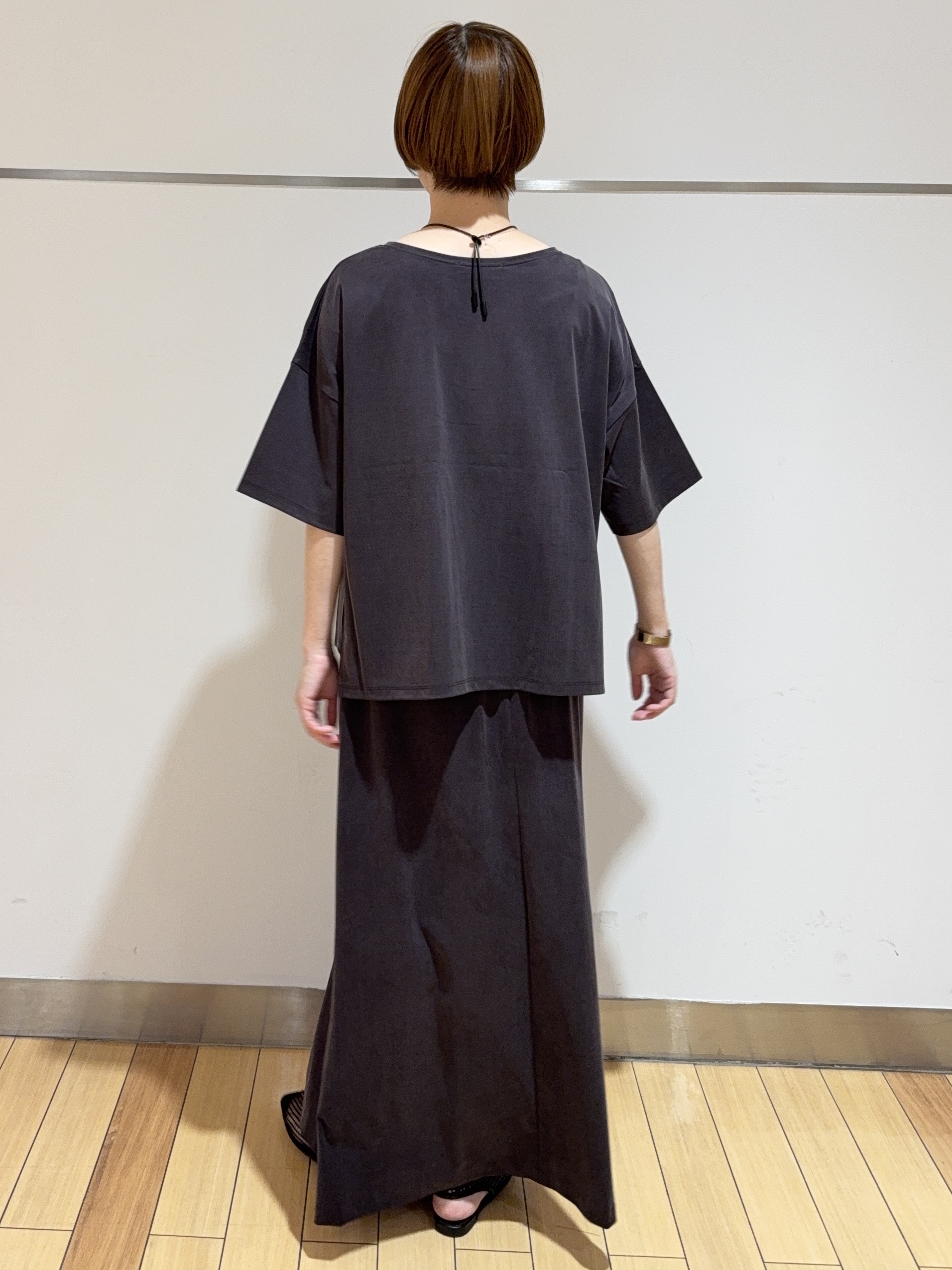 あやさんの「UNTITLED｜【きれいめTシャツ/セットアップ可】ヴィンテージライクプルオーバー」を使ったコーディネート
