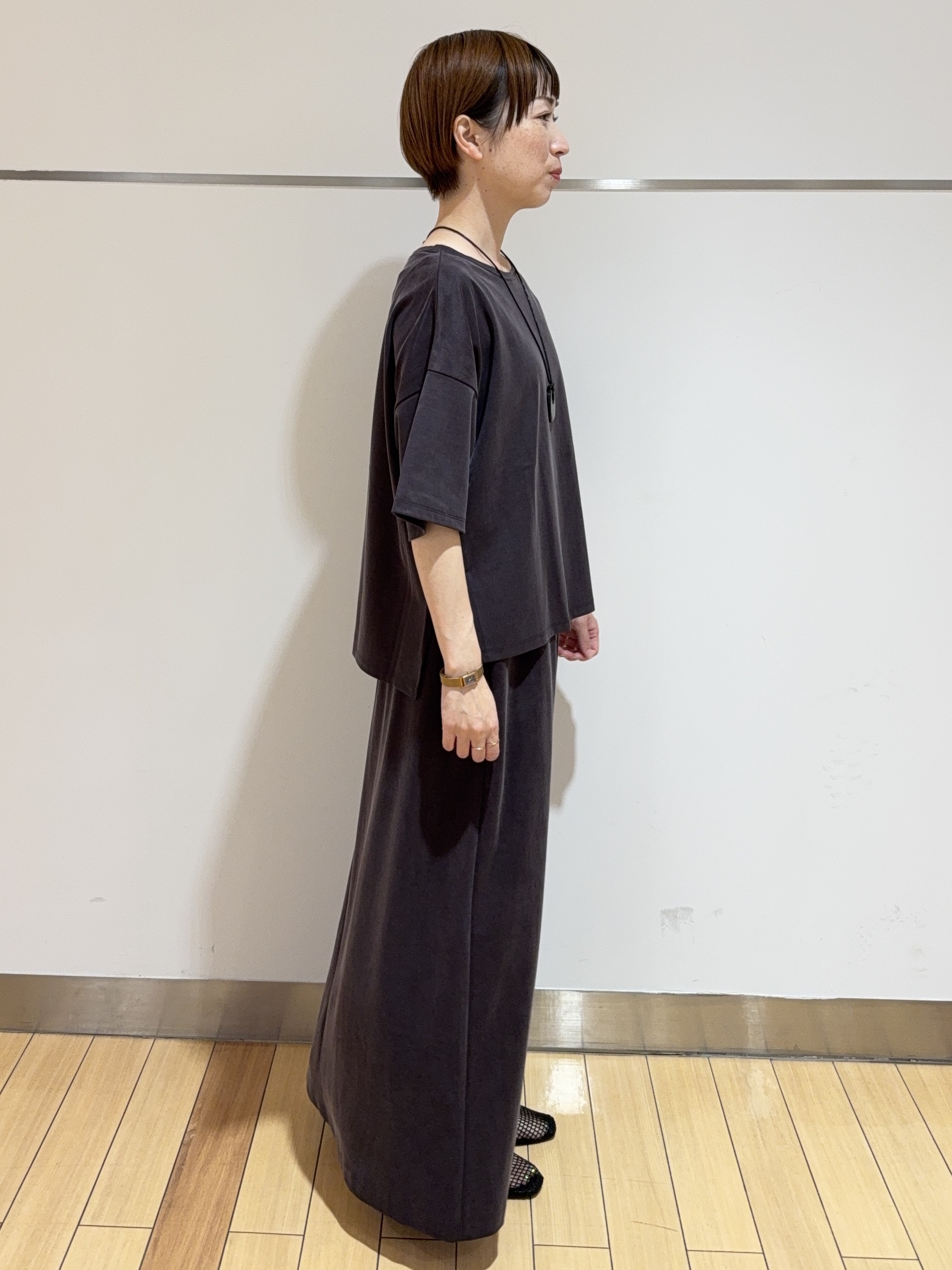 あやさんの「UNTITLED｜【きれいめTシャツ/セットアップ可】ヴィンテージライクプルオーバー」を使ったコーディネート