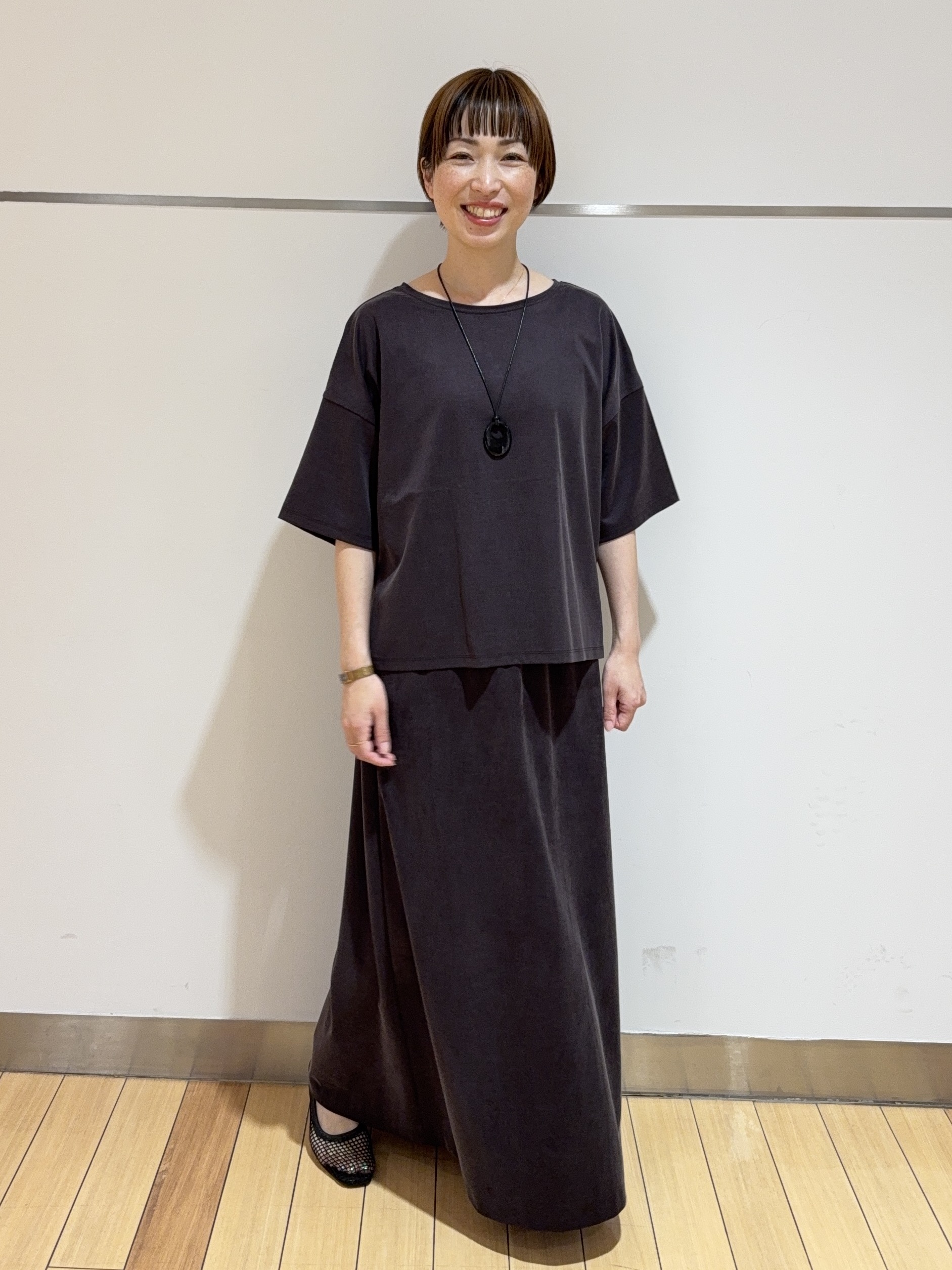 あやさんの「UNTITLED｜【きれいめTシャツ/セットアップ可】ヴィンテージライクプルオーバー」を使ったコーディネート