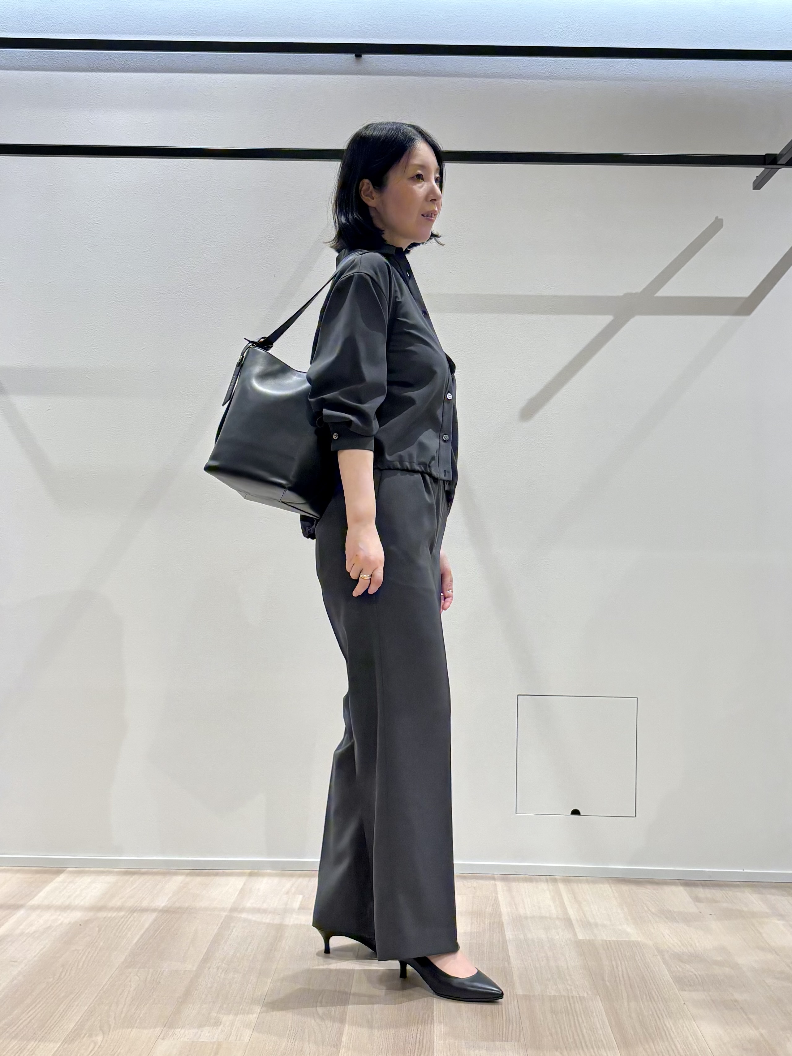 yさんの「UNTITLED｜【秋羽織り/セットアップ可/UVカット】エアリークールドロストシャツ」を使ったコーディネート