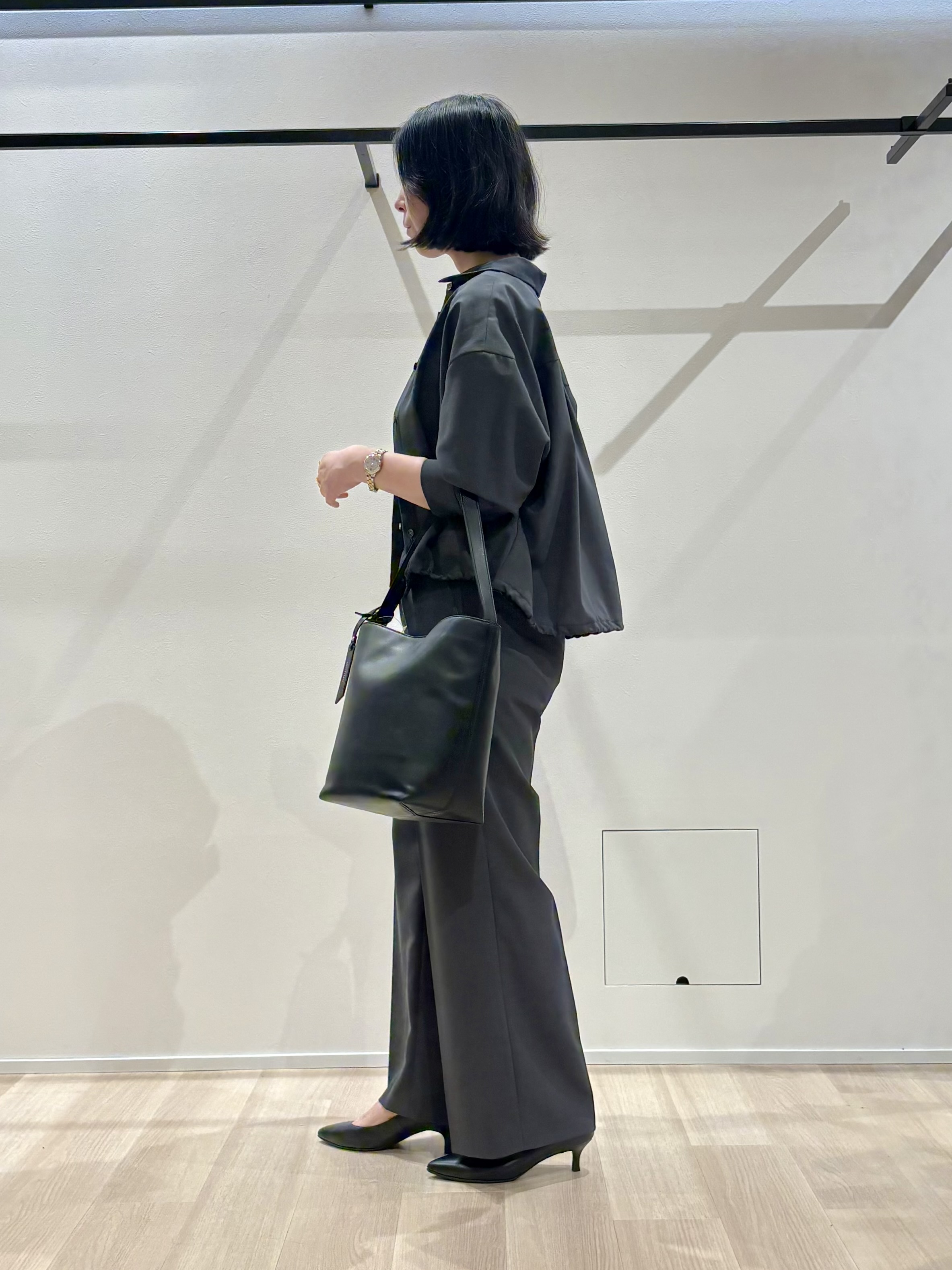 yさんの「UNTITLED｜【秋羽織り/セットアップ可/UVカット】エアリークールドロストシャツ」を使ったコーディネート