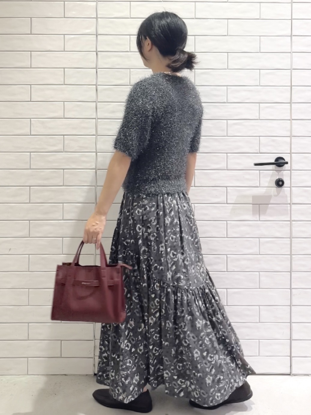 しおりさんの「OPAQUE.CLIP｜ラメシャギーニット【洗濯機OK】」を使ったコーディネート