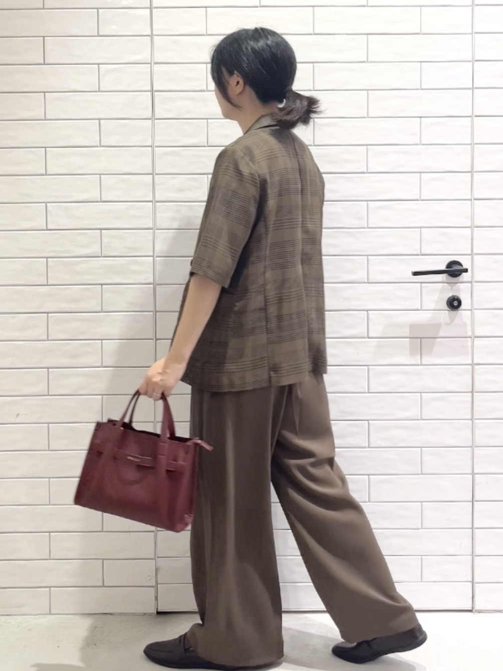 しおりさんの「OPAQUE.CLIP｜メッシュテーラードジャケット／チェック柄アソート【洗濯機OK】」を使ったコーディネート