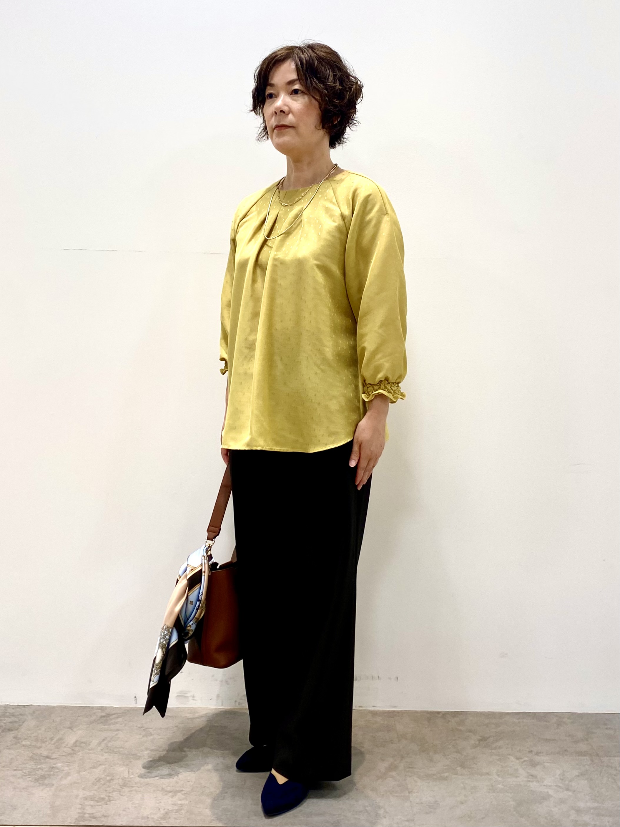oharaさんの「Reflect｜タックデザイン ラグランスリーブブラウス」を使ったコーディネート