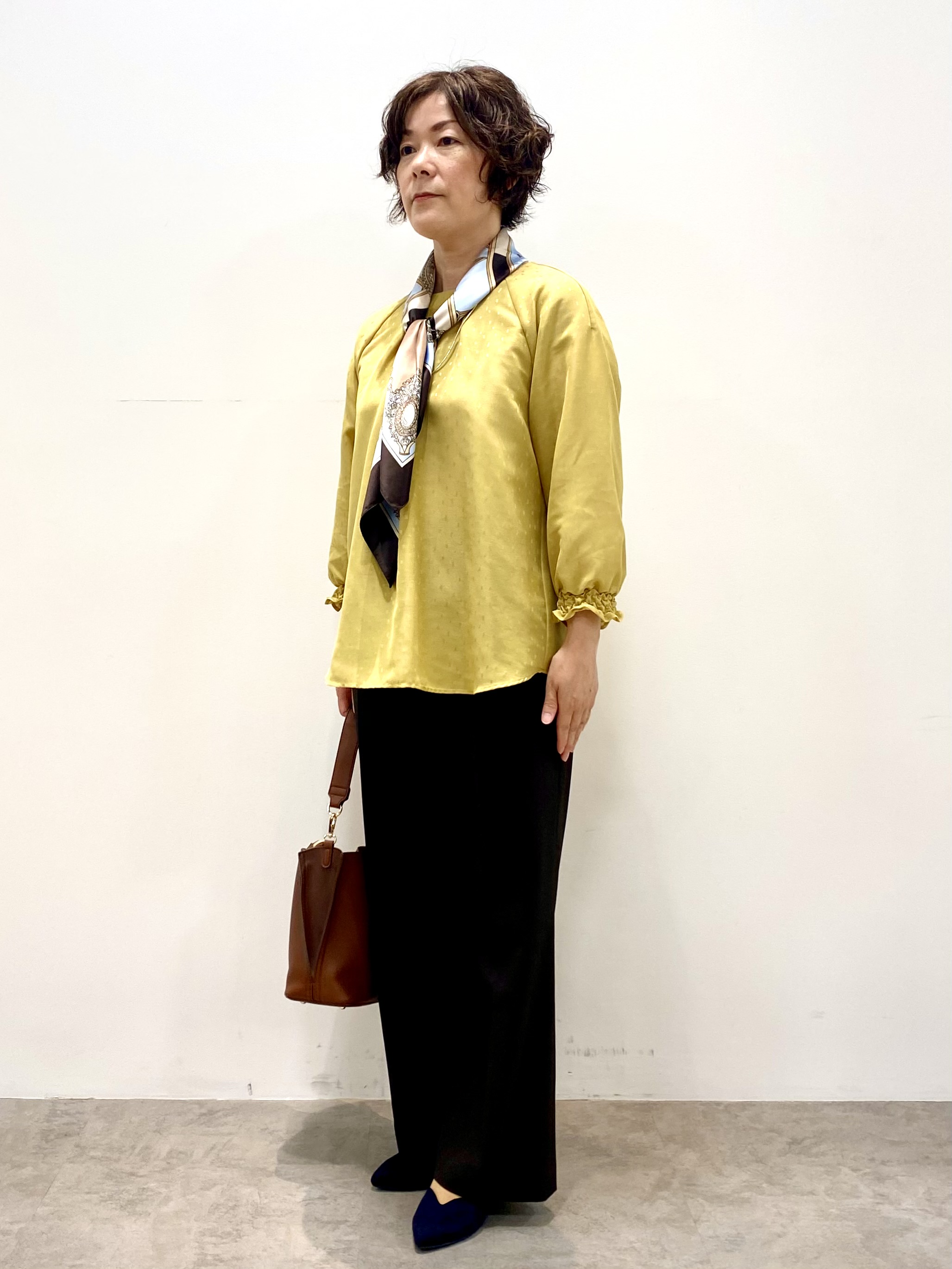 oharaさんの「Reflect｜タックデザイン ラグランスリーブブラウス」を使ったコーディネート