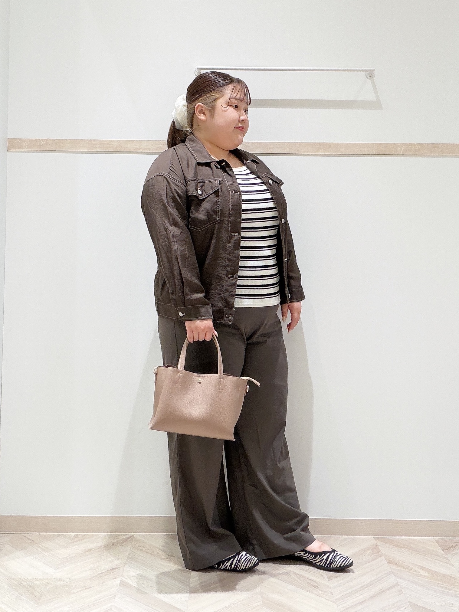ゆめかさんの「SHOO･LA･RUE｜【S-LL/洗濯機可】Gジャン風 軽く羽織れるシアージャケット」を使ったコーディネート