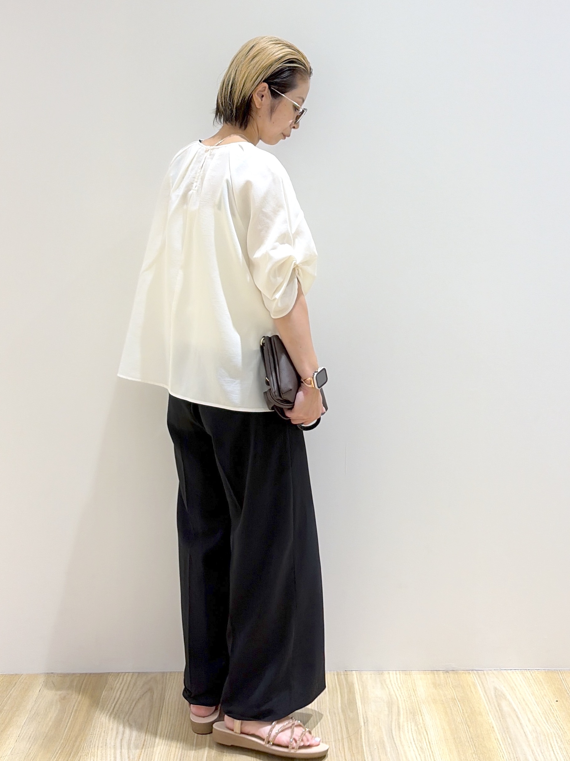 えりさんの「OPAQUE.CLIP｜【接触冷感／吸水速乾】リネンライク タックスリーブブラウス《セットアップ対応／洗濯機OK》」を使ったコーディネート