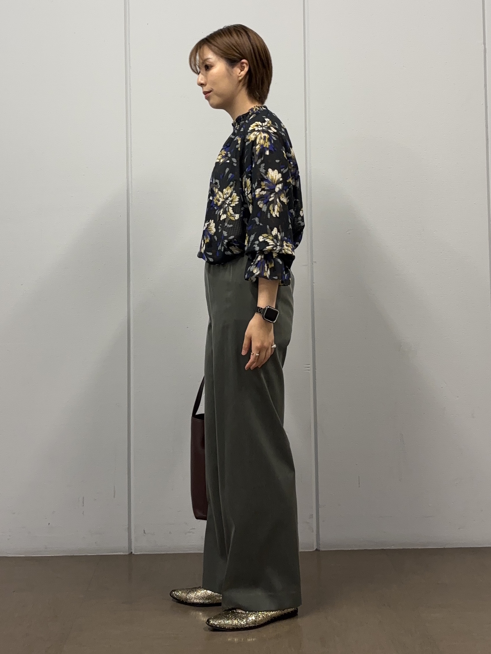 tsujiさんの「UNTITLED｜フラワープリントブラウス」を使ったコーディネート