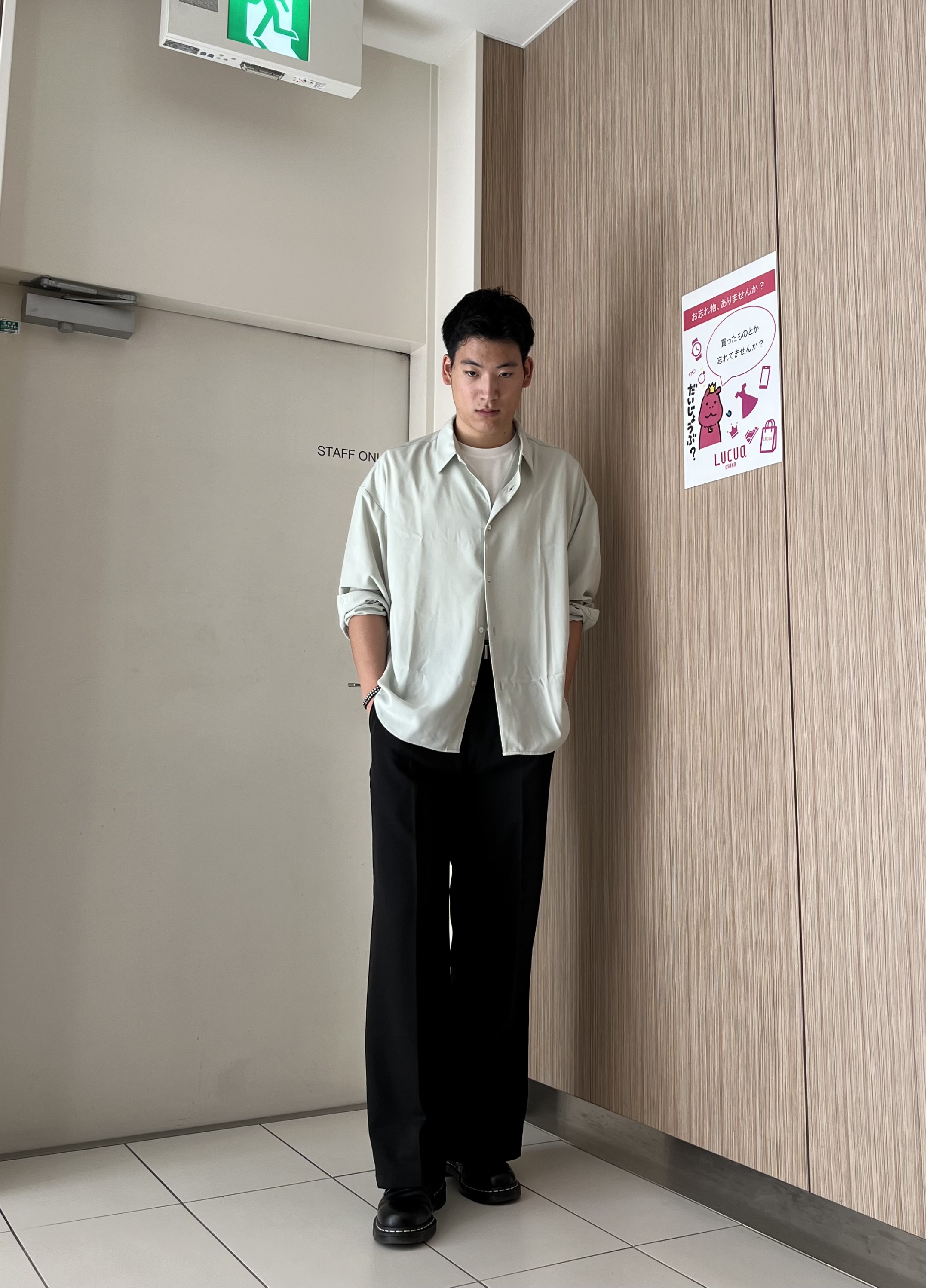 RITSUKIさんの「tk.TAKEO KIKUCHI｜【選べる7色】トロミドレープカラーシャツ/トロミ/梨地/7色/レギュラーカラー/長袖」を使ったコーディネート