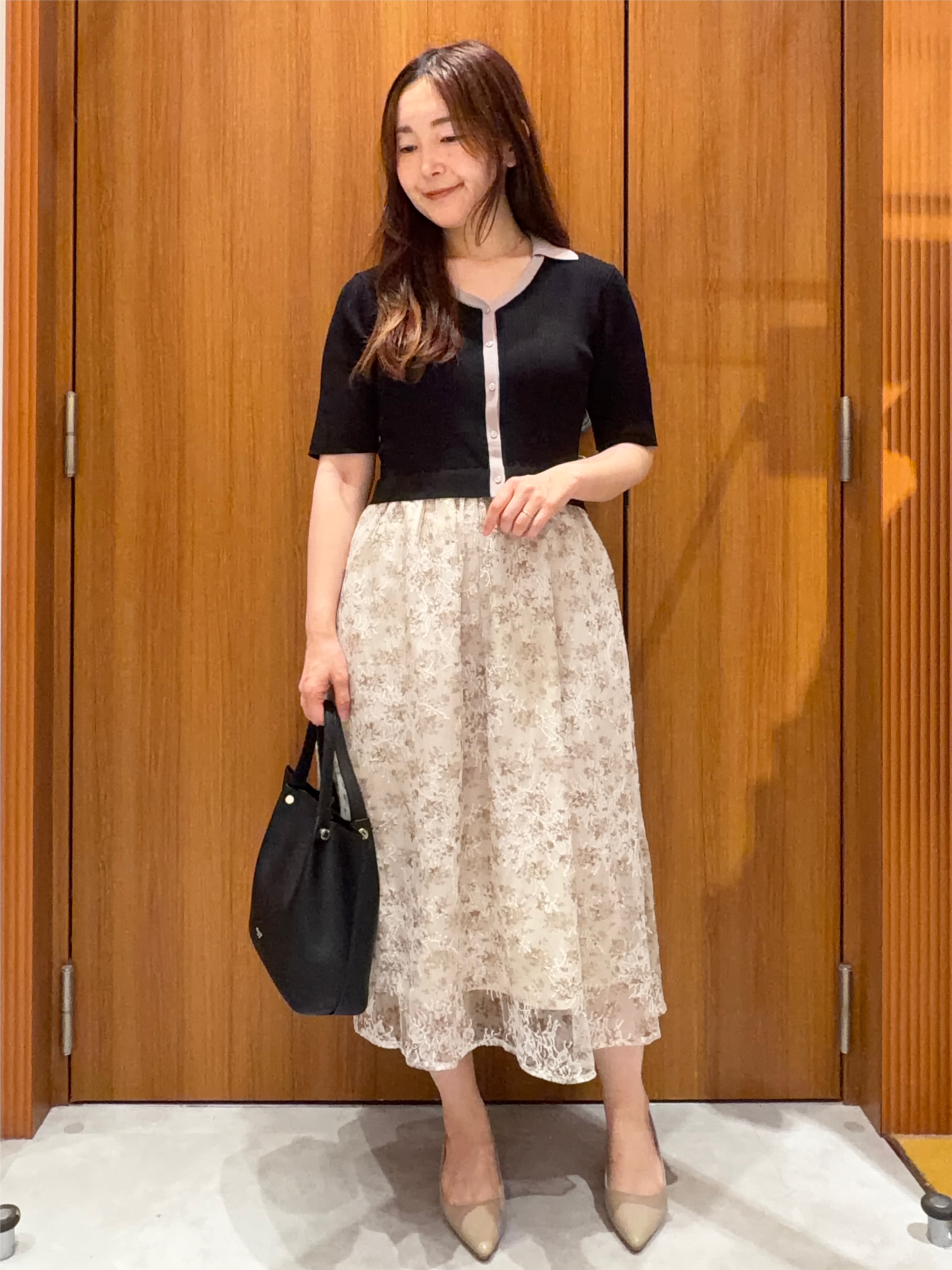 アスカさんの「index｜花柄ドッキング衿付きワンピース【洗濯機OK】」を使ったコーディネート
