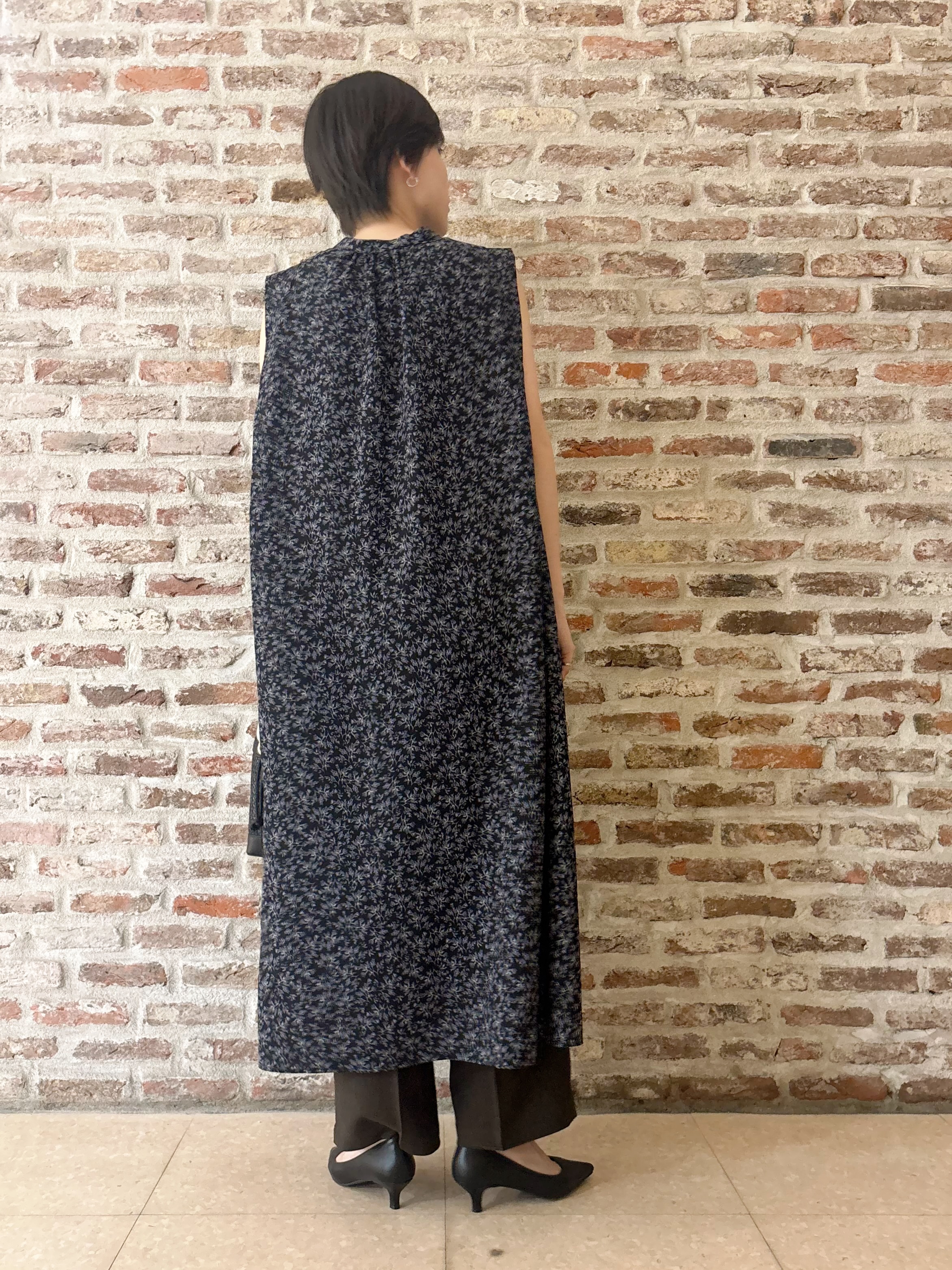 しばさんの「THE SHOP TK｜大人のリゾートムード 小花柄ワンピース」を使ったコーディネート