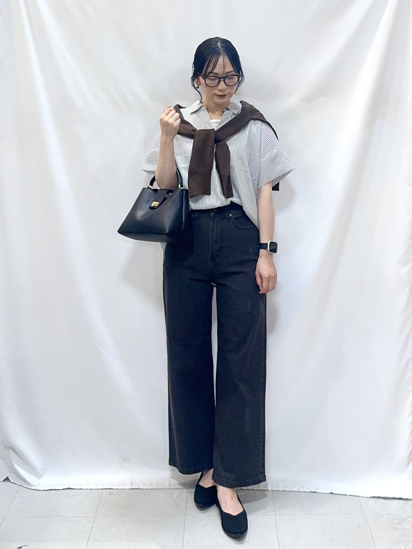 𝐇𝐢𝐫𝐨𝐦𝐢さんの「SHOO･LA･RUE｜【S-LL/洗濯機可】フロントが目を引く 大人レースカーディガン」を使ったコーディネート