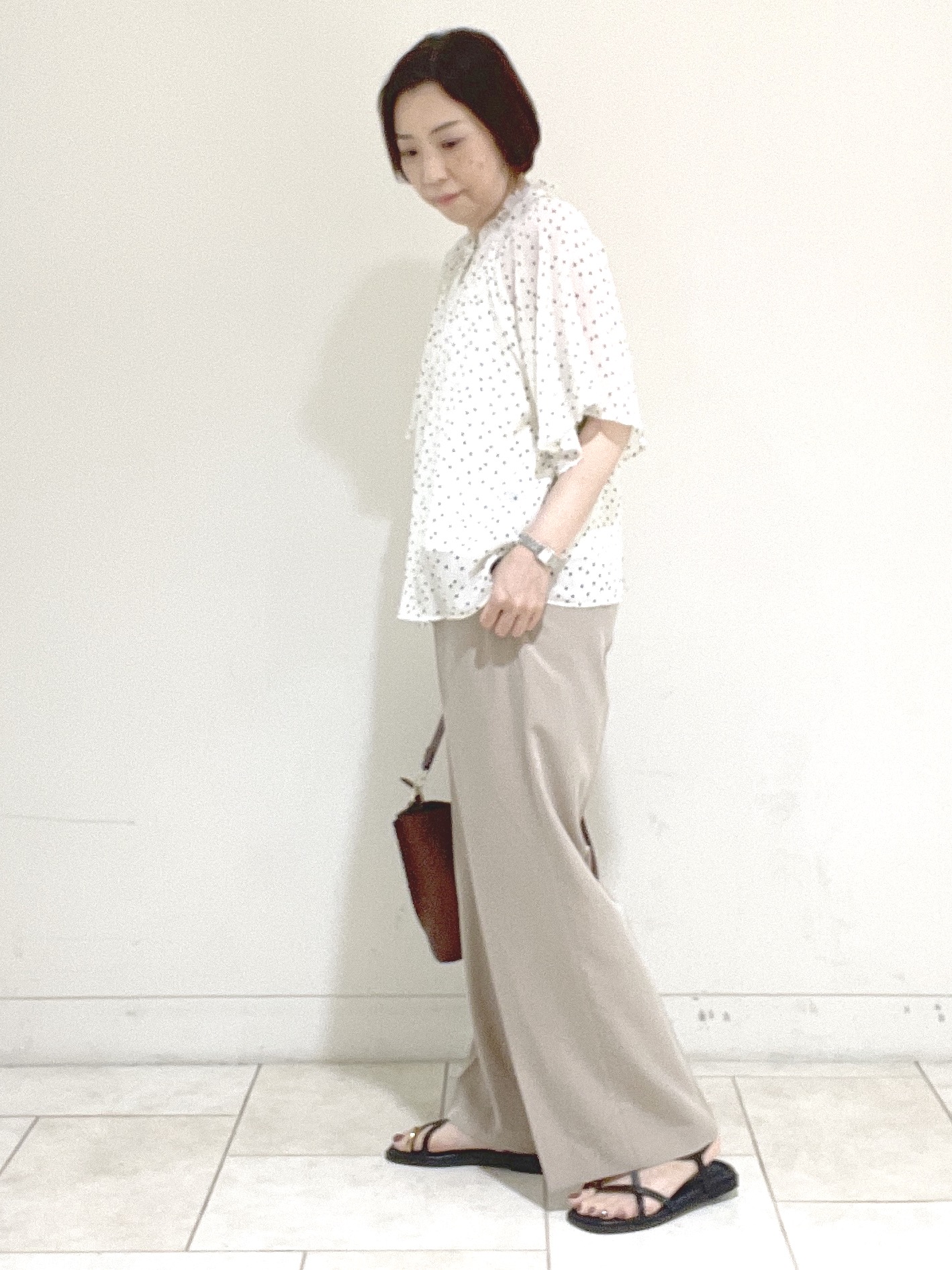 フミさんの「Reflect｜【セットアップ／手洗い可】ドット柄シアーブラウス」を使ったコーディネート
