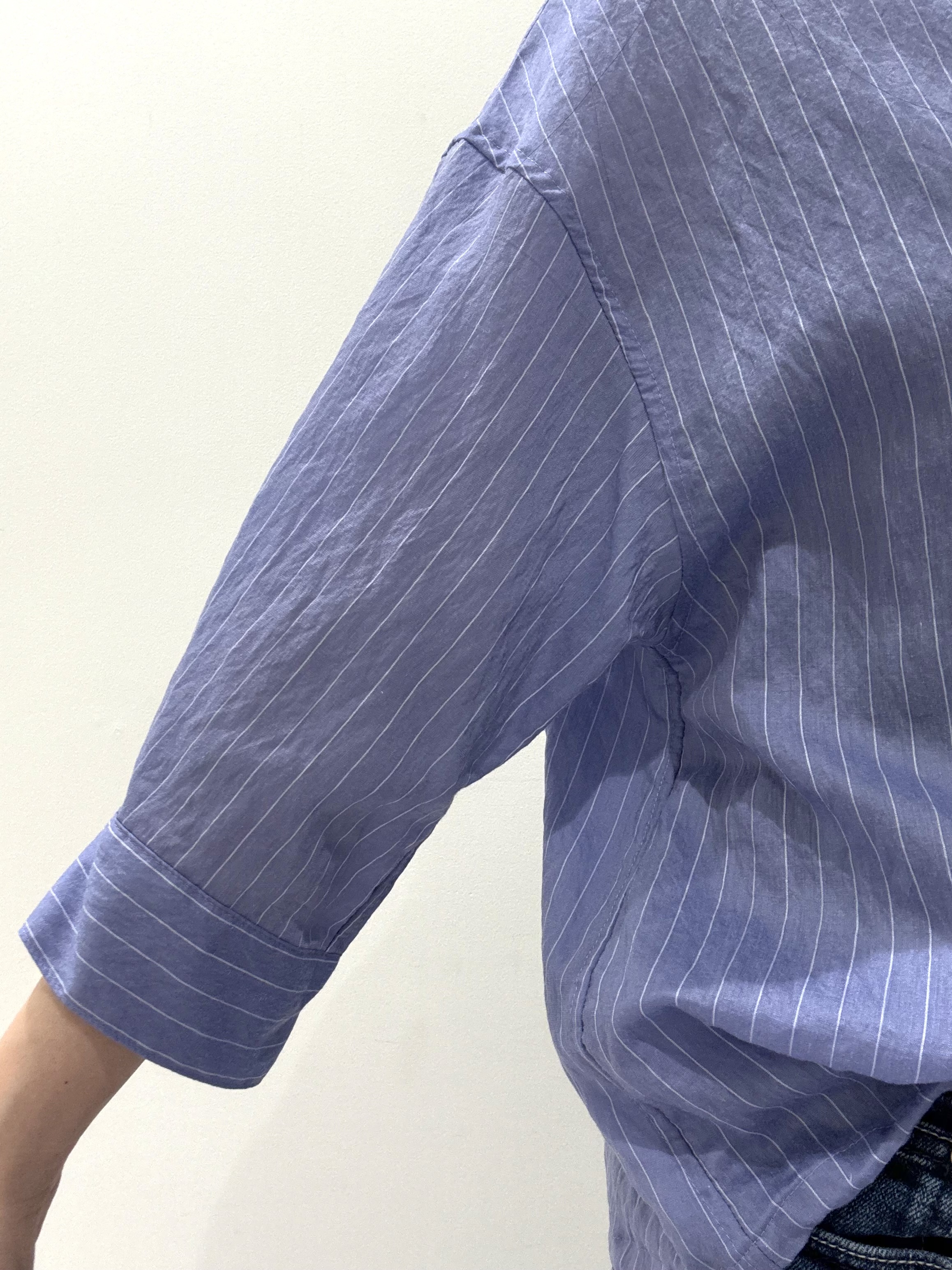 KEIKOさんの「INDIVI｜【シアー／7分袖】体型カバーゆったりシャツ」を使ったコーディネート