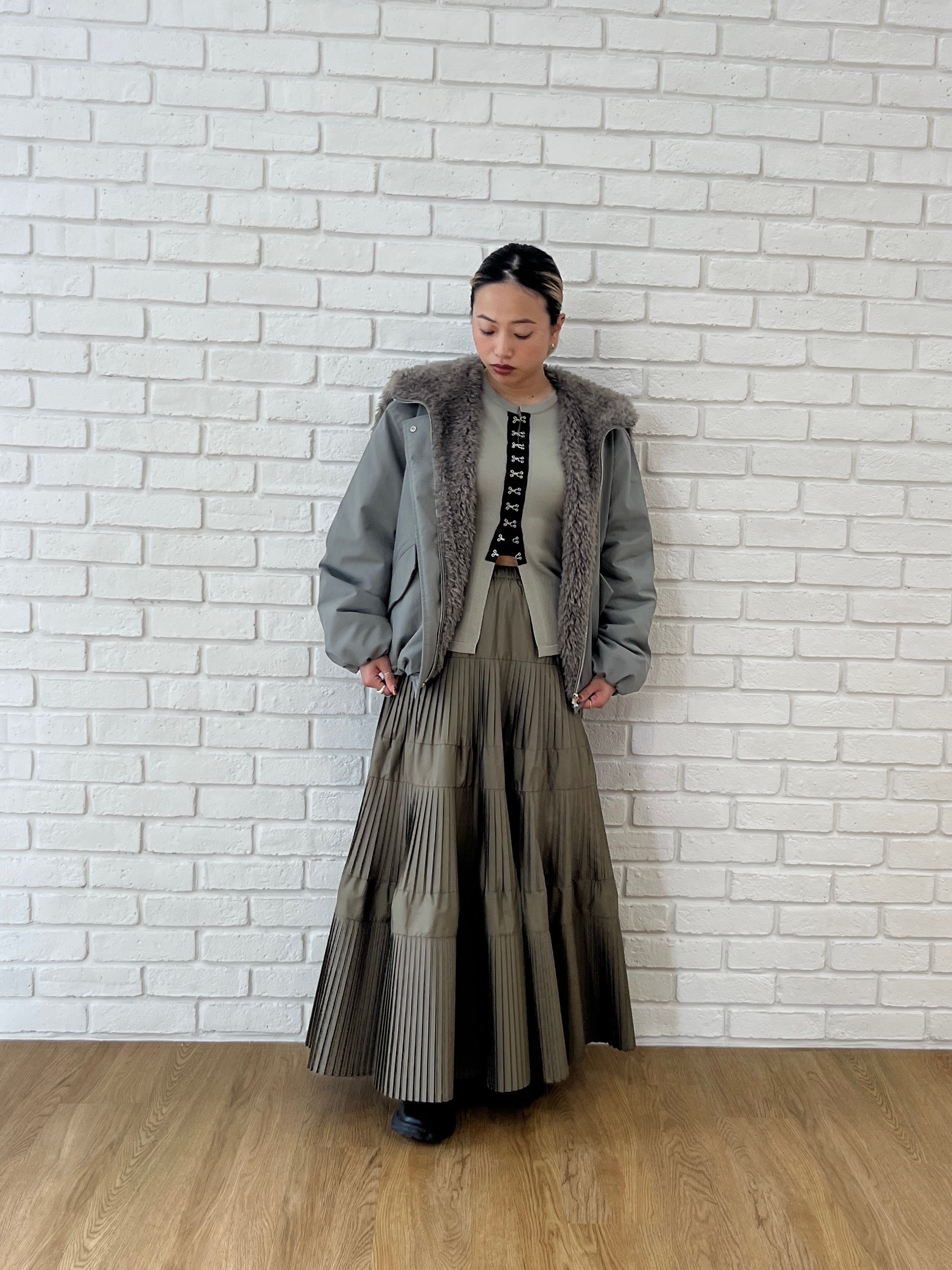 Harukaさんの「INDIVI｜ティアードプリーツスカート」を使ったコーディネート