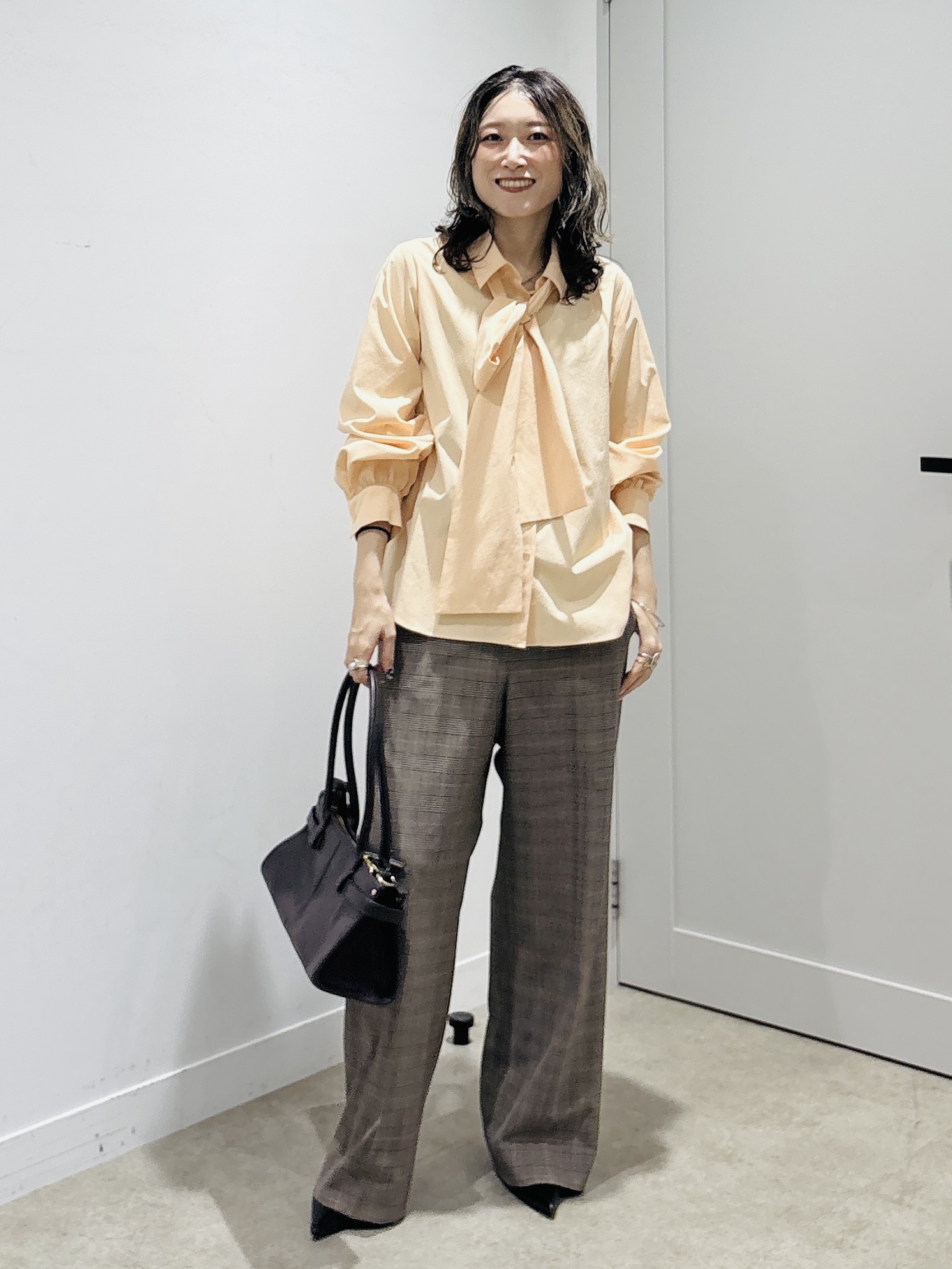 kotakiさんの「INDIVI｜【接触冷感／ストレッチ◎】取外し可ボウタイシャツ」を使ったコーディネート