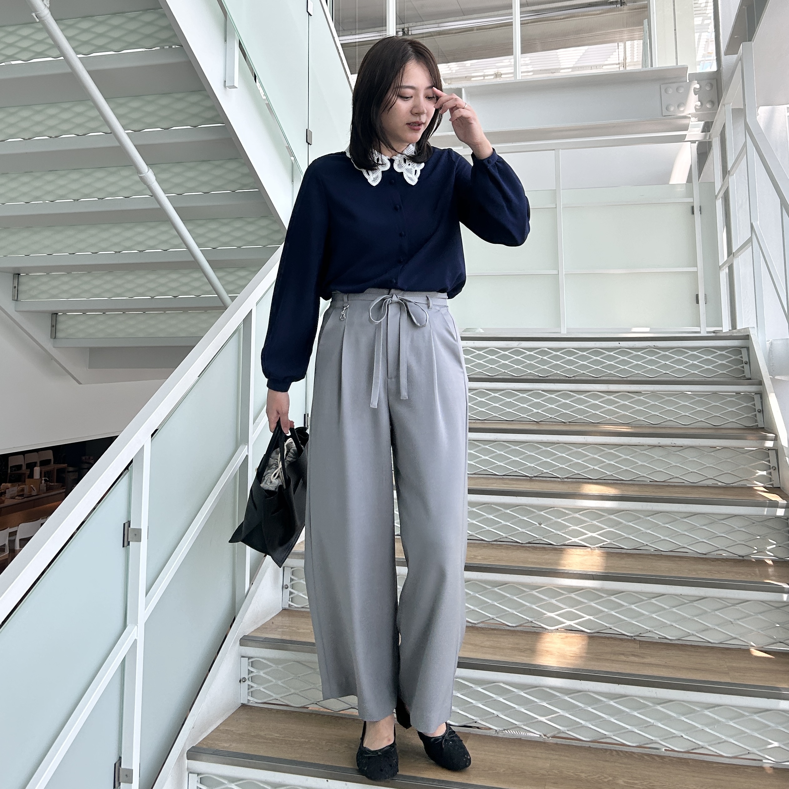 shinoさんの「Couture brooch｜【接触冷感・UVカット・チャーム付】とろみリネンライクパンツ」を使ったコーディネート