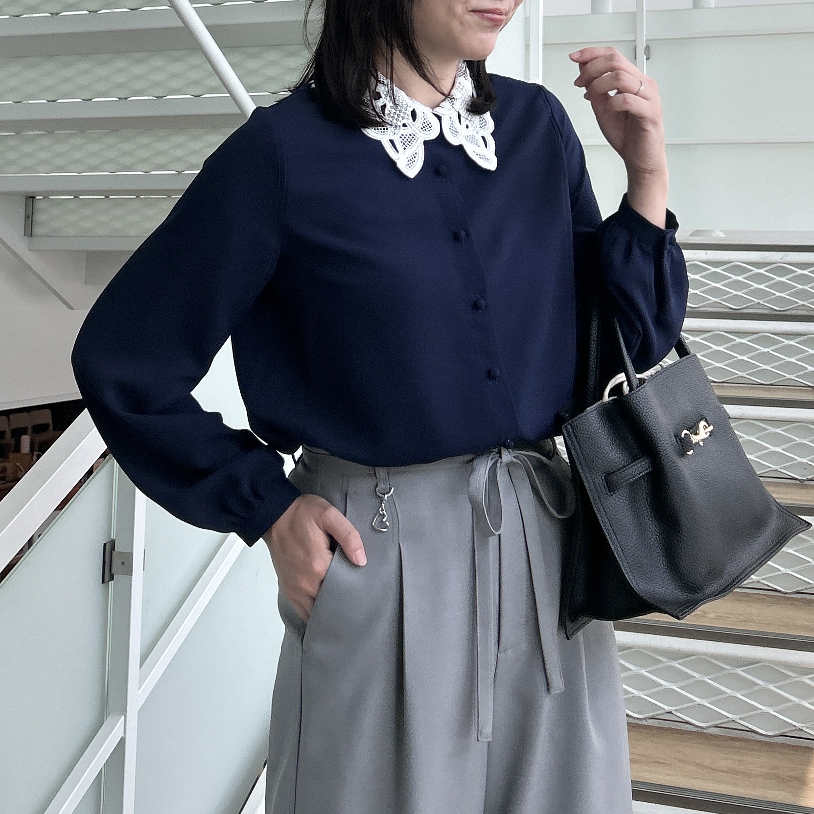shinoさんの「Couture brooch｜【接触冷感・UVカット・チャーム付】とろみリネンライクパンツ」を使ったコーディネート