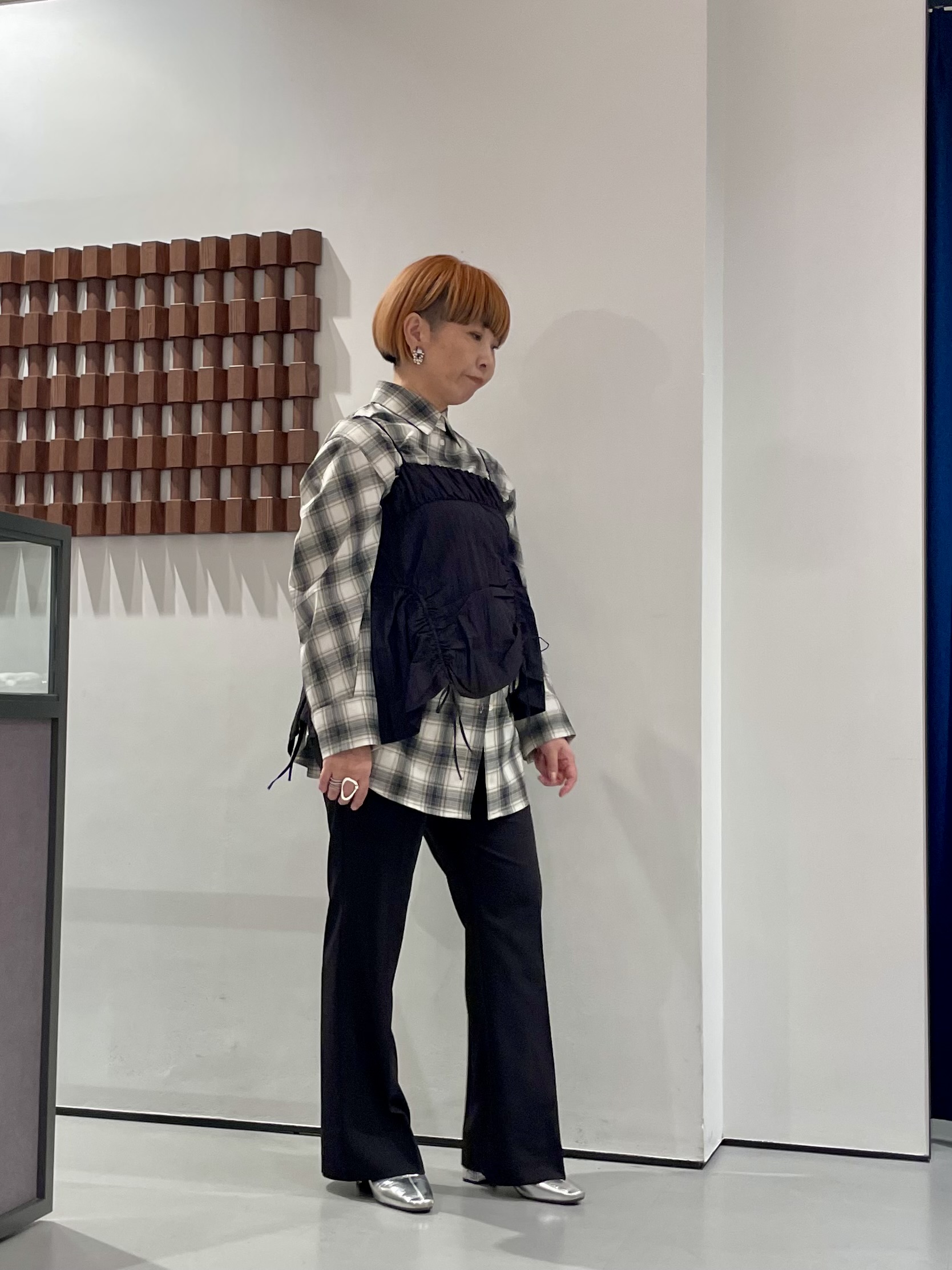KOUさんの「INDIVI｜タイムレスフォルムシャツ」を使ったコーディネート