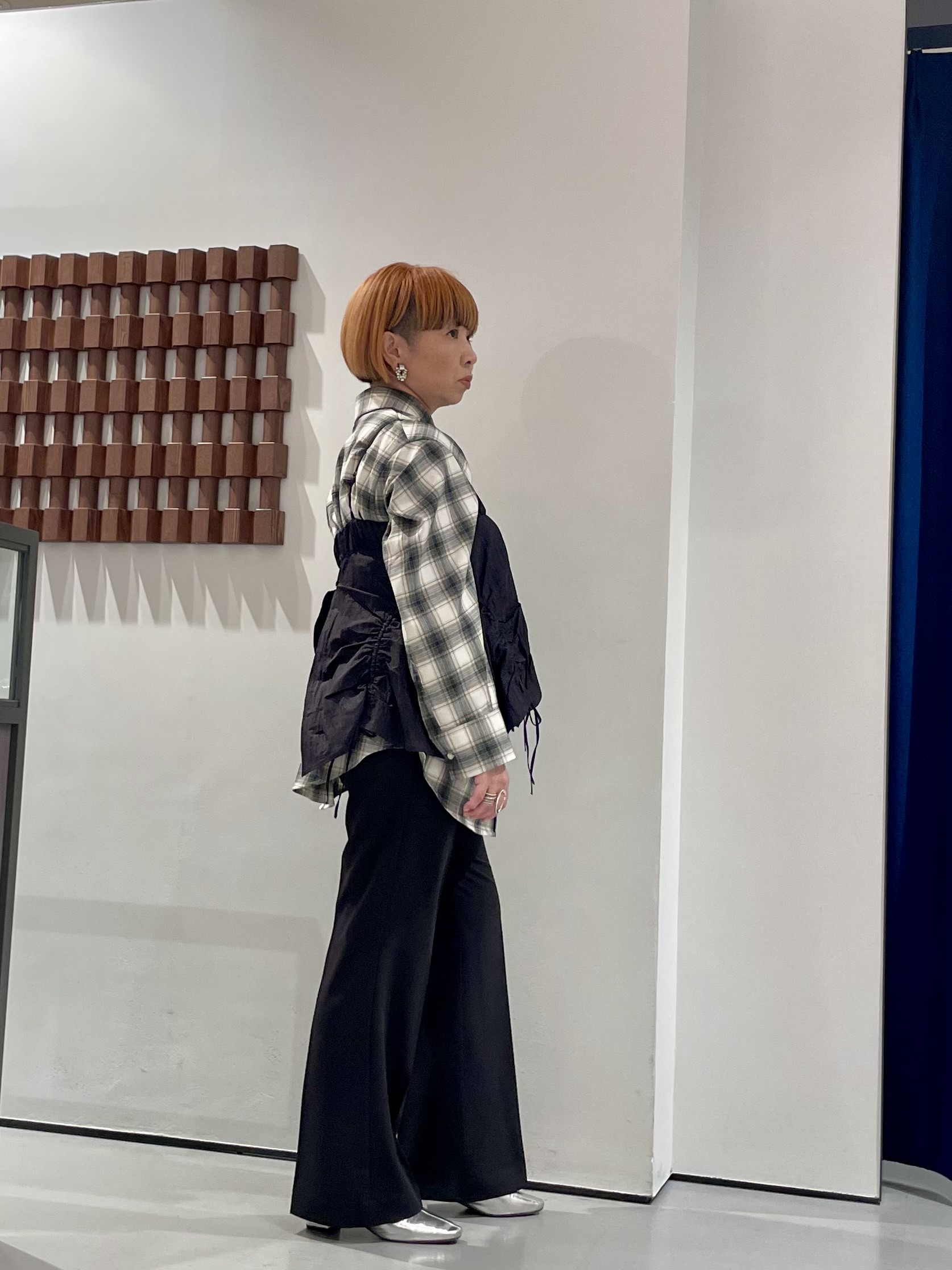 KOUさんの「INDIVI｜タイムレスフォルムシャツ」を使ったコーディネート