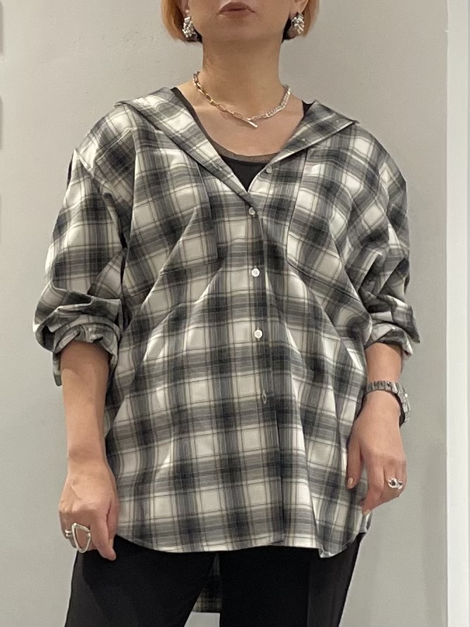 KOUさんの「INDIVI｜タイムレスフォルムシャツ」を使ったコーディネート