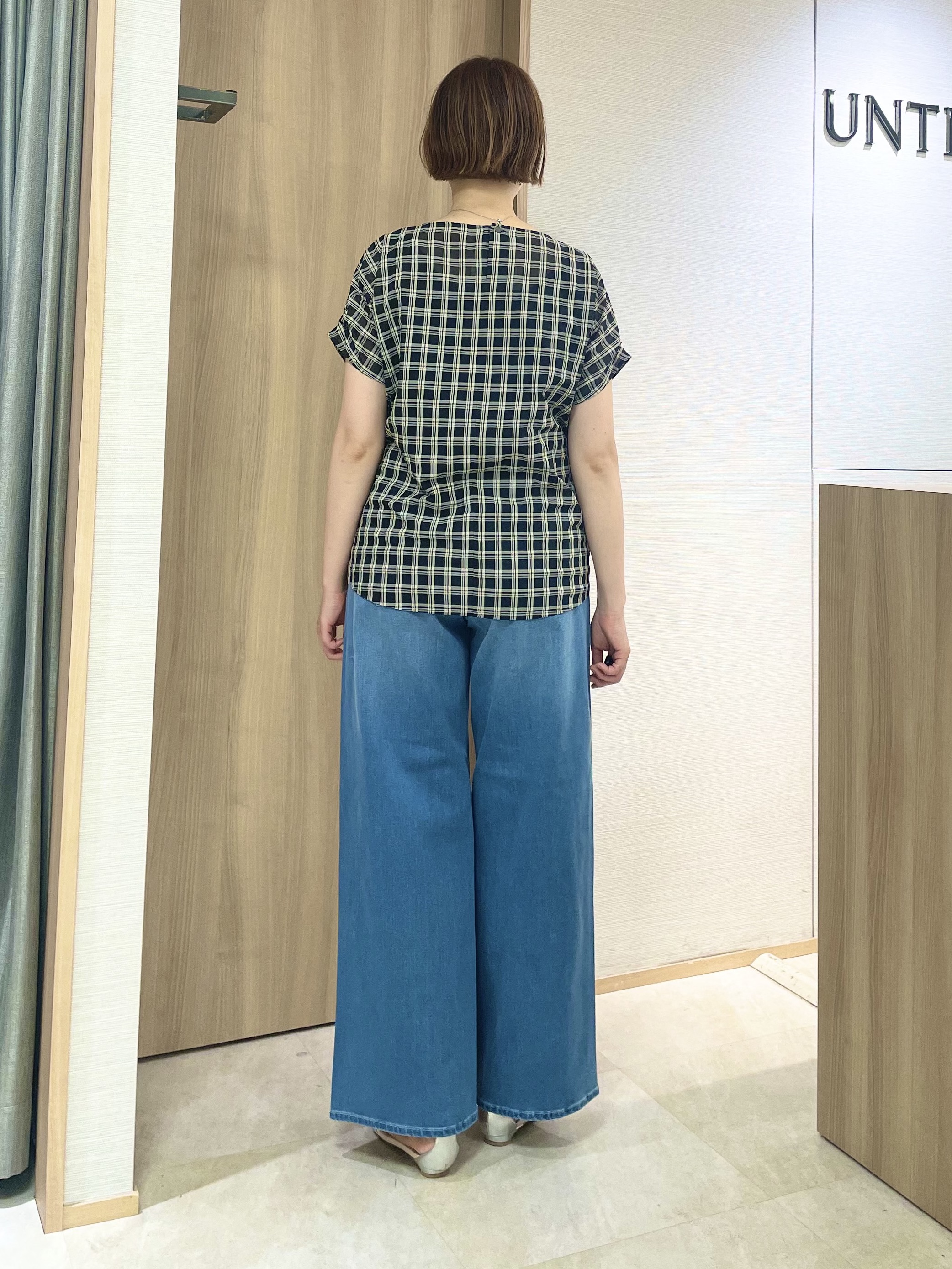 aliceさんの「UNTITLED｜【秋めきシャツ/体型カバー】シアーチェックブラウス」を使ったコーディネート