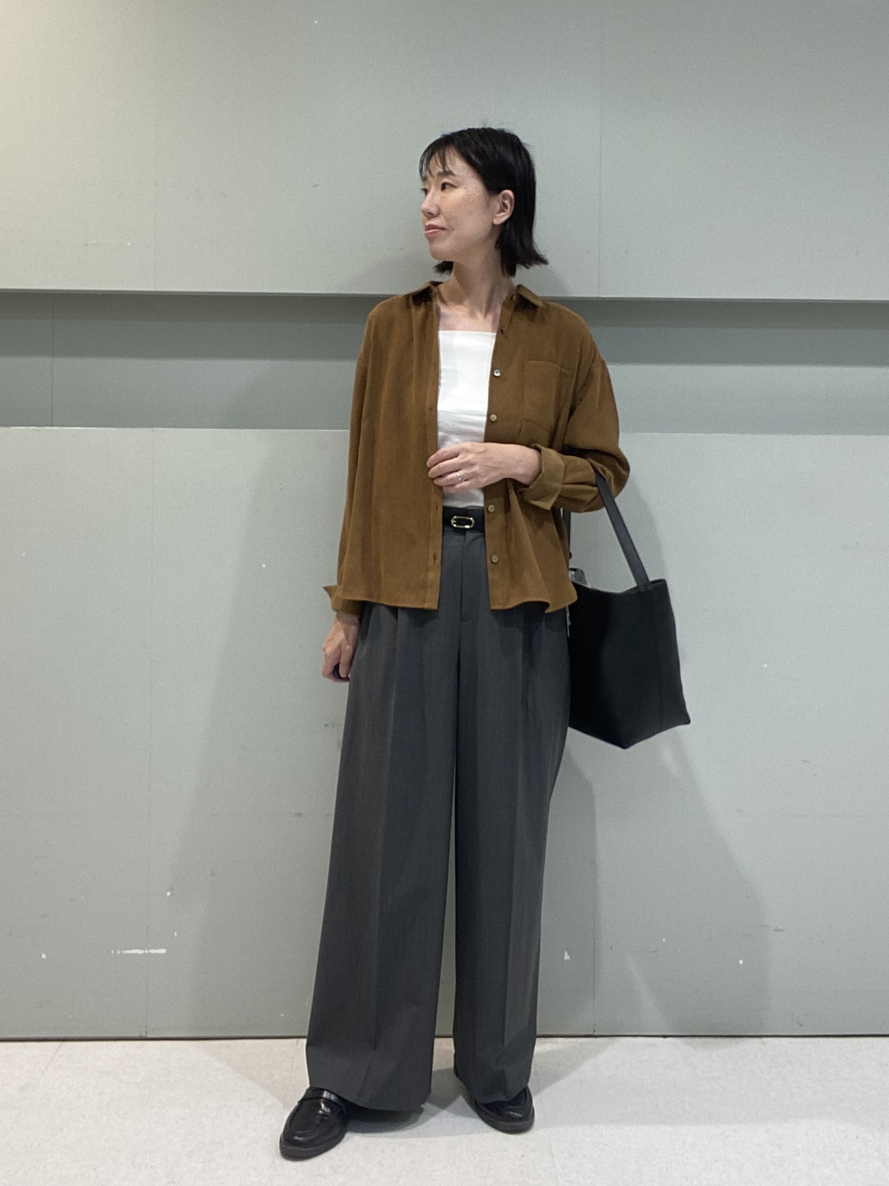 hitomiさんの「UNTITLED｜【セットアップ可】スエードライクシャツ」を使ったコーディネート