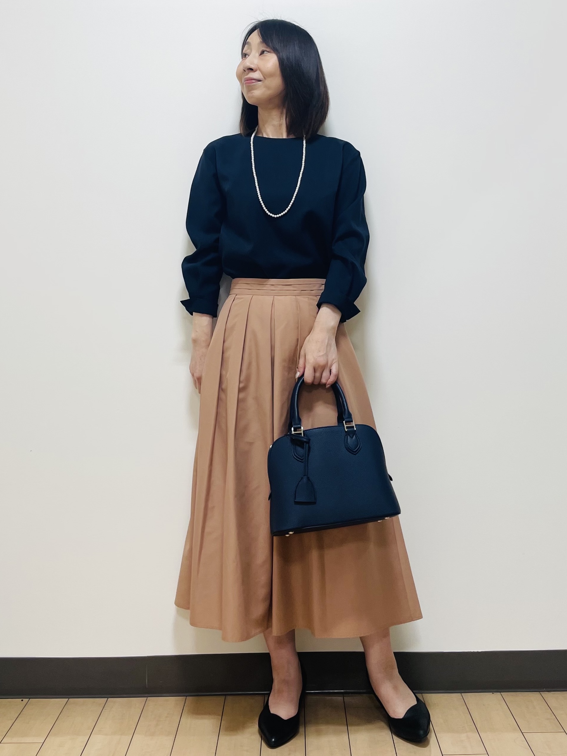 Riiさんの「Reflect｜【通勤】きれいめラウンドネックブラウス」を使ったコーディネート