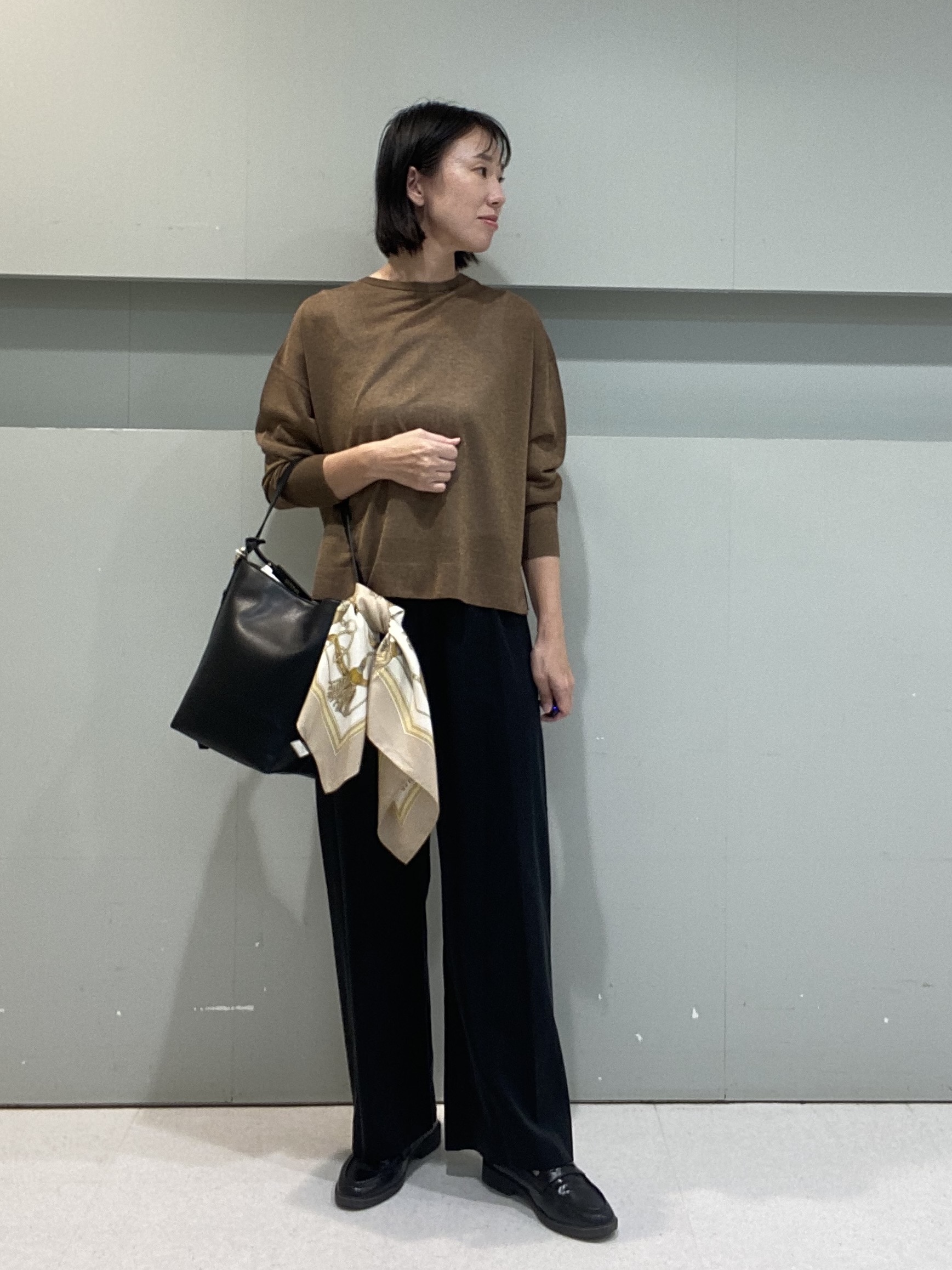 hitomiさんの「UNTITLED｜【アンサンブル可/秋羽織り/シアー】前後2WAYカーディガン」を使ったコーディネート