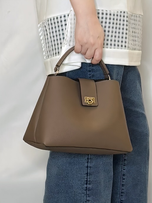 たみさんの「SHOO･LA･RUE｜【S-LL】上品に体型カバー 大人のシアーチェックチュニック」を使ったコーディネート