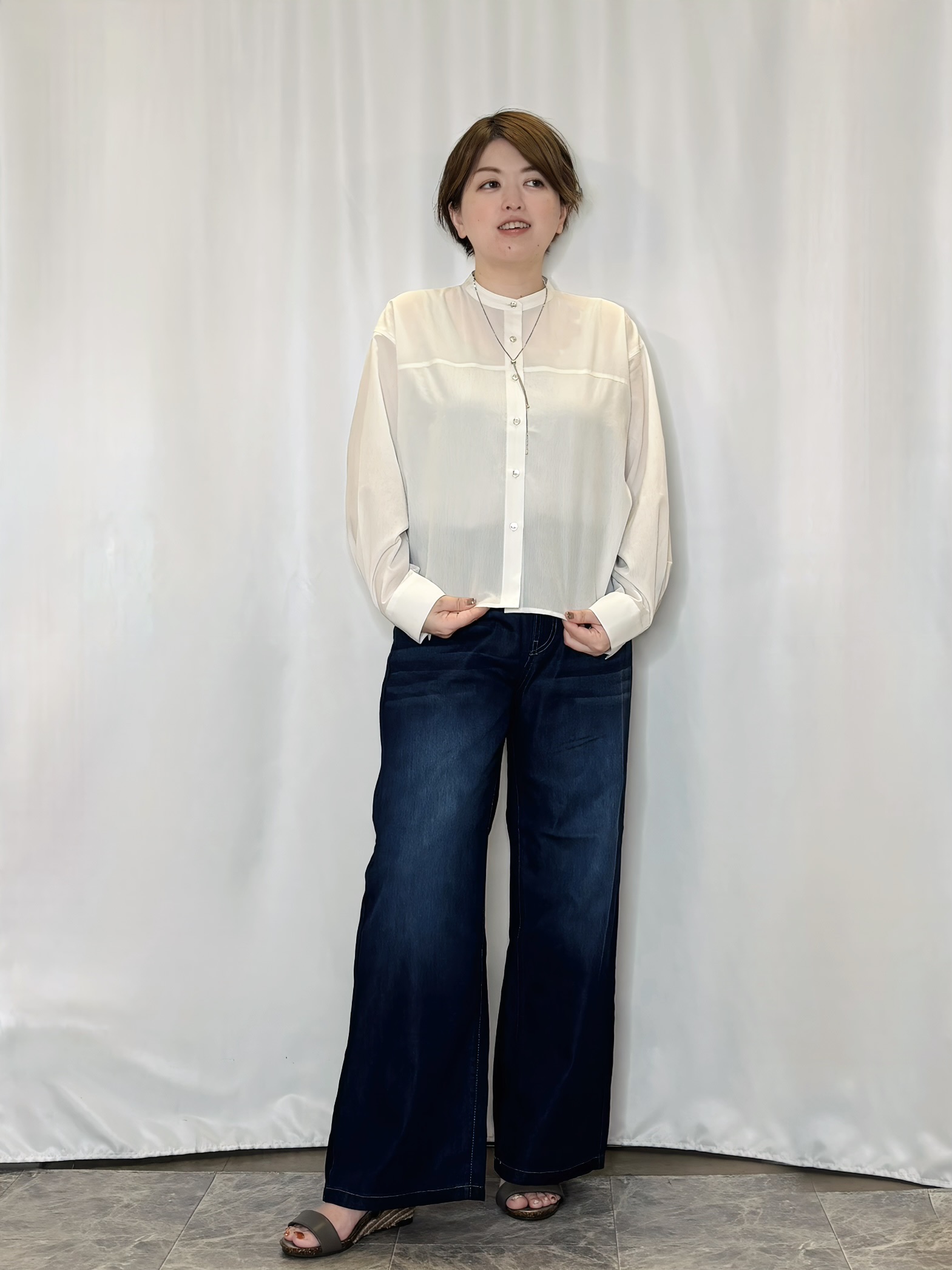 たみさんの「SHOO･LA･RUE｜【通気性〇/S-LL/洗濯機可】さらりと心地よい。ノーカラーシャツ」を使ったコーディネート