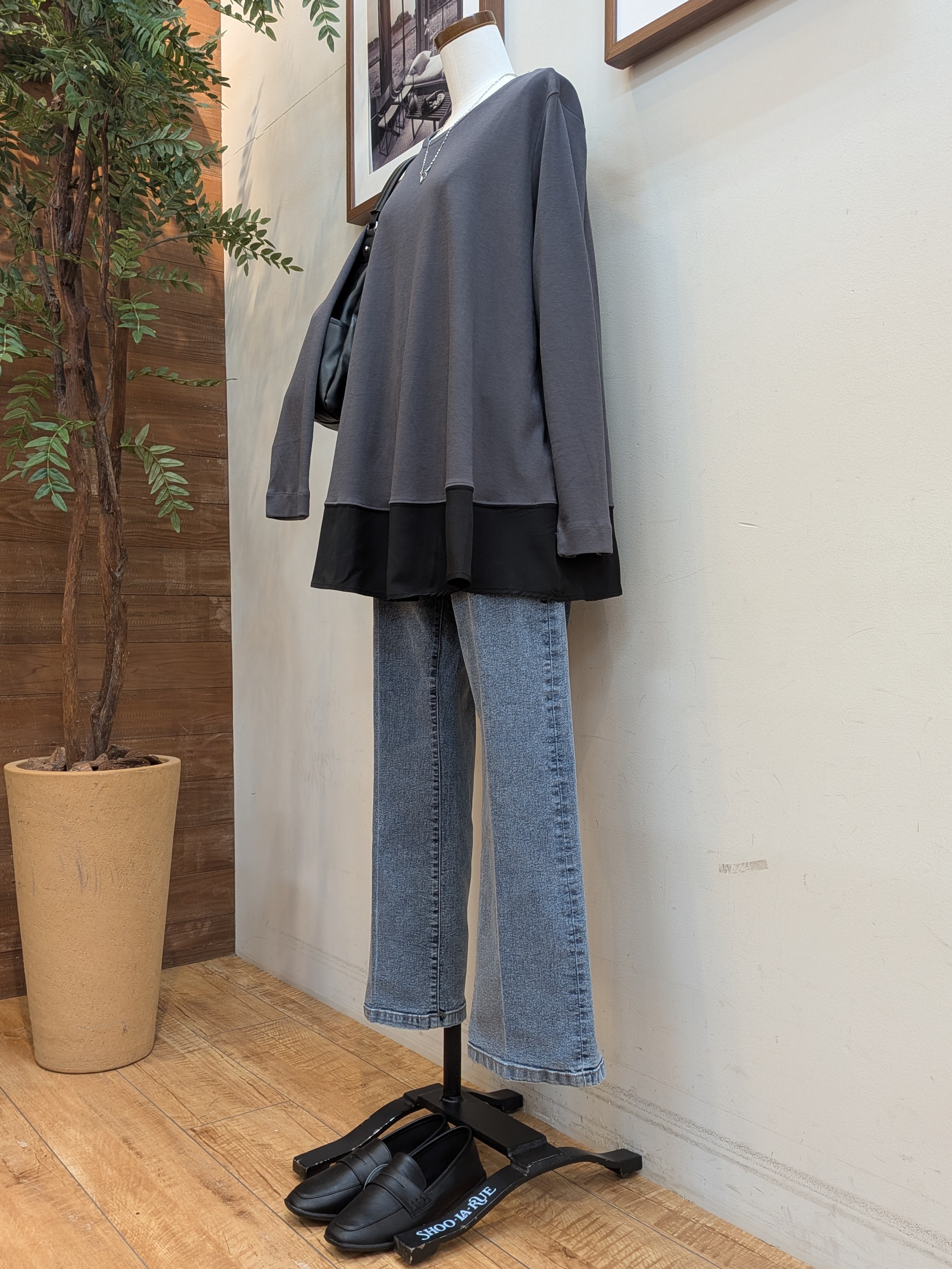 うっちーさんの「SHOO･LA･RUE｜【通気性〇/S-LL/洗濯機可】大人のきちんとベーシックシャツ」を使ったコーディネート