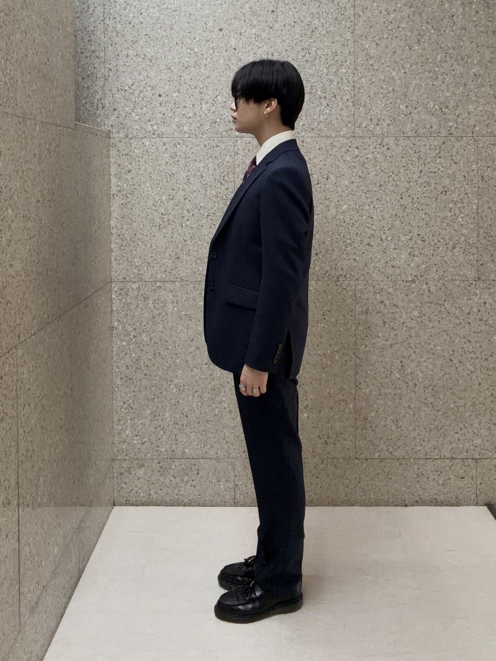 キムラさんの「TAKEO KIKUCHI｜【Three by Three】シャイニーシャークピンヘッド スーツ/3ピース対応可」を使ったコーディネート