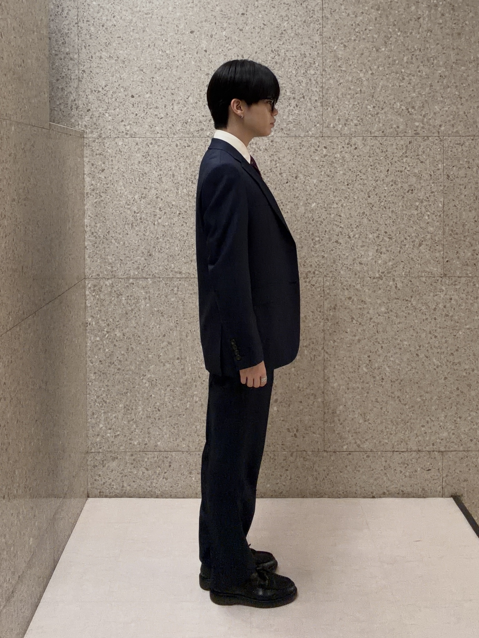キムラさんの「TAKEO KIKUCHI｜【Three by Three】シャイニーシャークピンヘッド スーツ/3ピース対応可」を使ったコーディネート