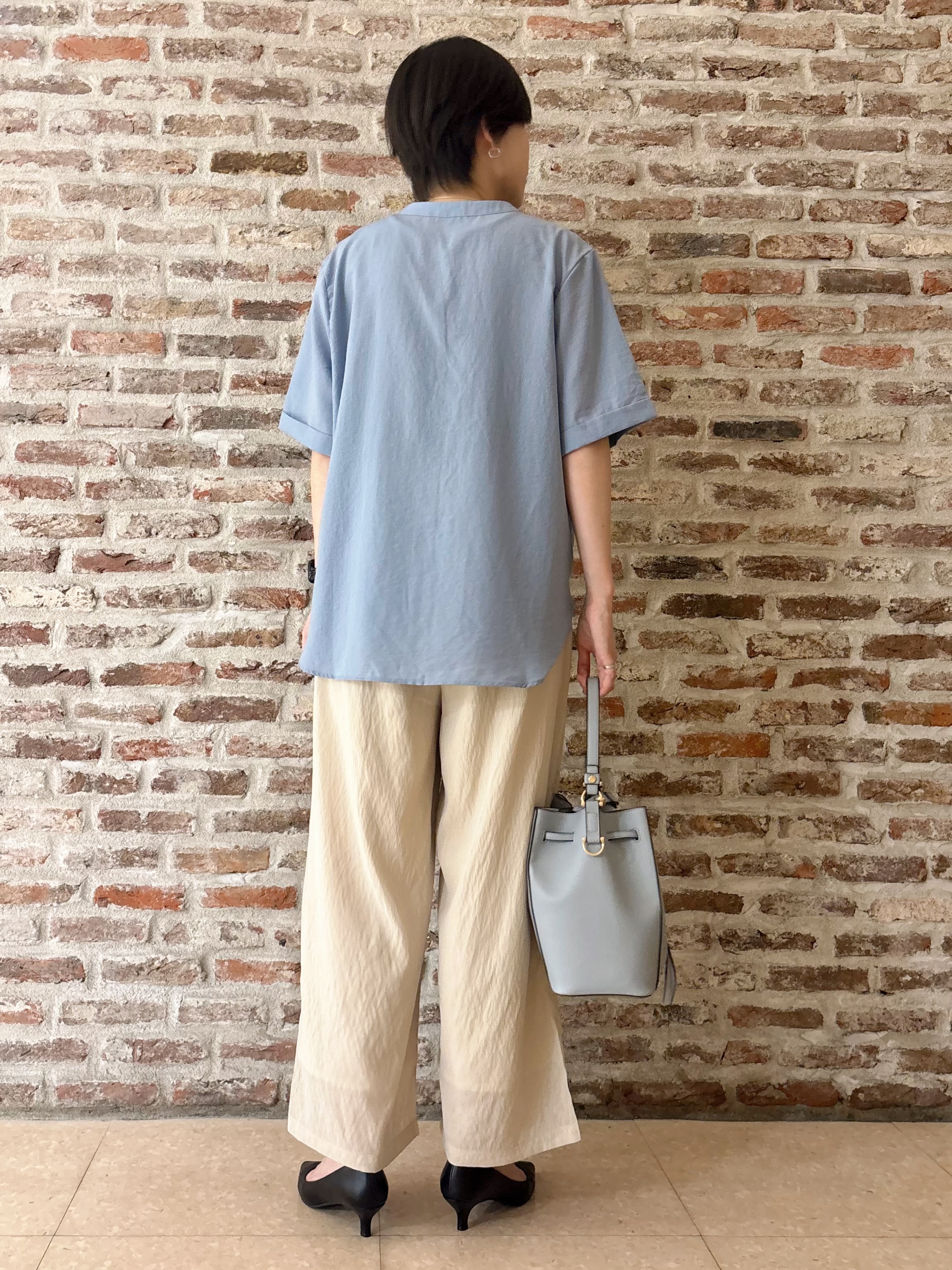しばさんの「THE SHOP TK｜【M-XL/さりげなく二の腕カバー】5分袖Wポケットシャツ」を使ったコーディネート