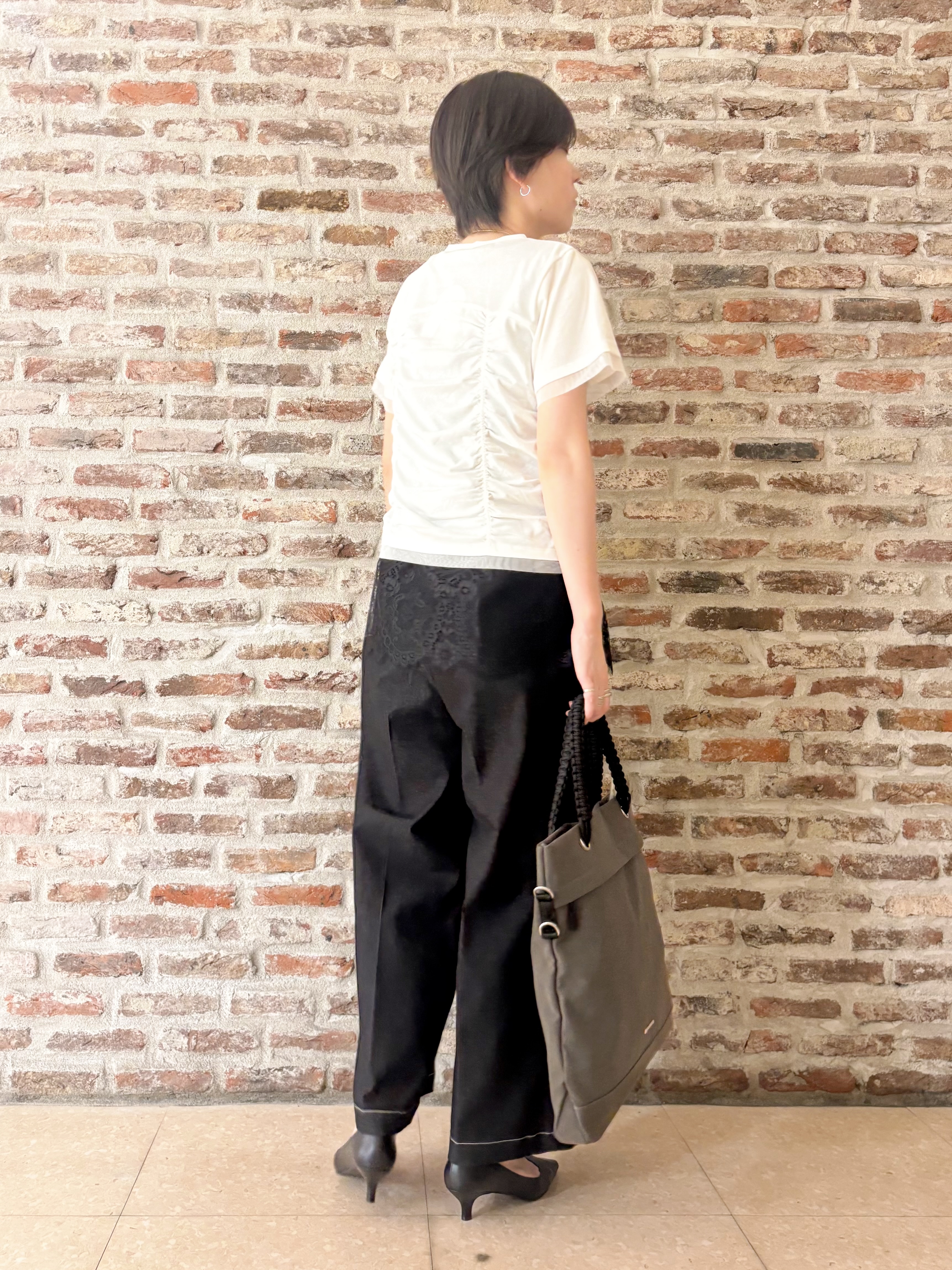 しばさんの「THE SHOP TK｜【ひんやり】シャーリングデザインカットソー」を使ったコーディネート