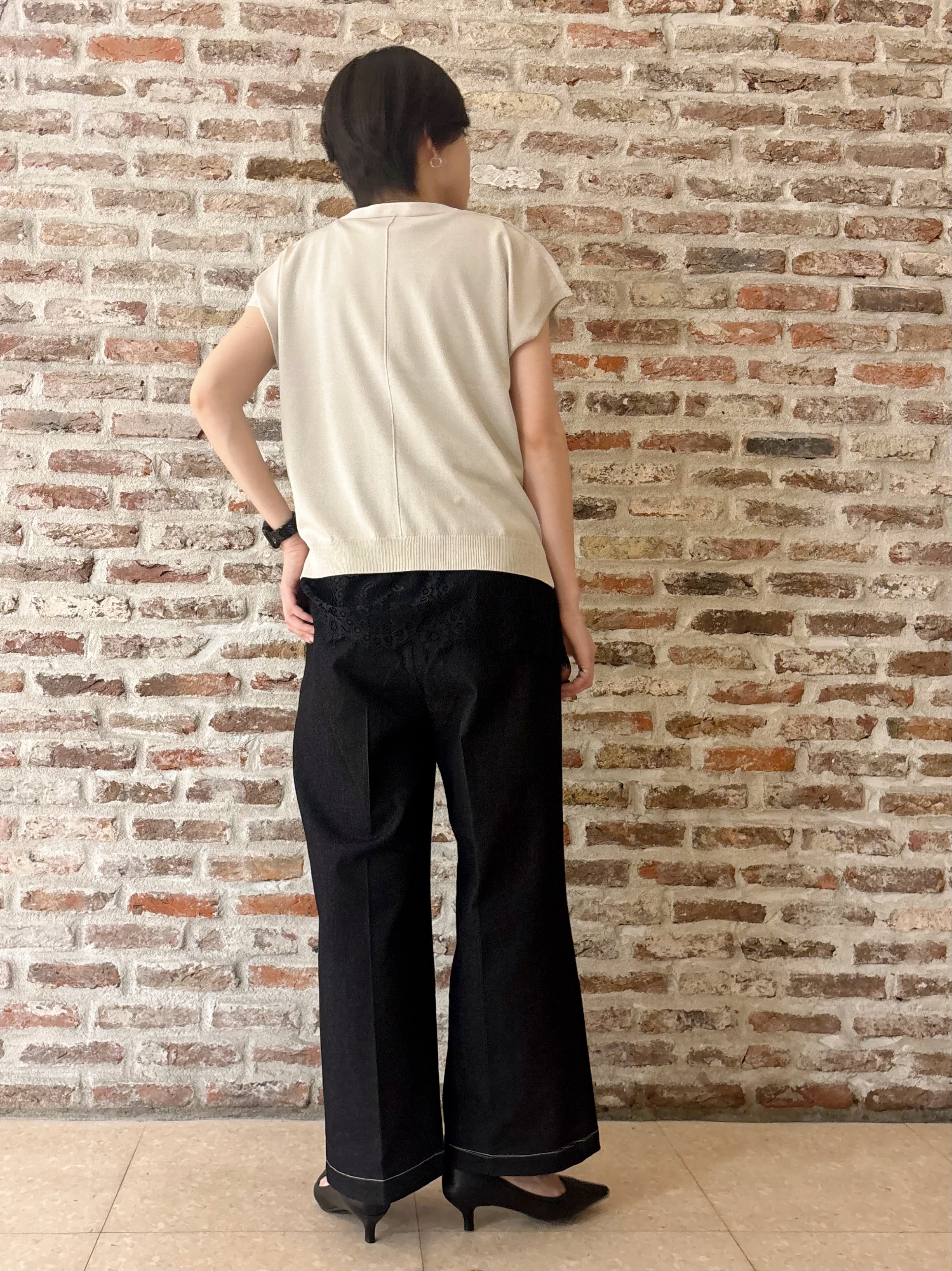 しばさんの「THE SHOP TK｜【さらっとタッチ】風通しのいい Vネックサマーニット」を使ったコーディネート
