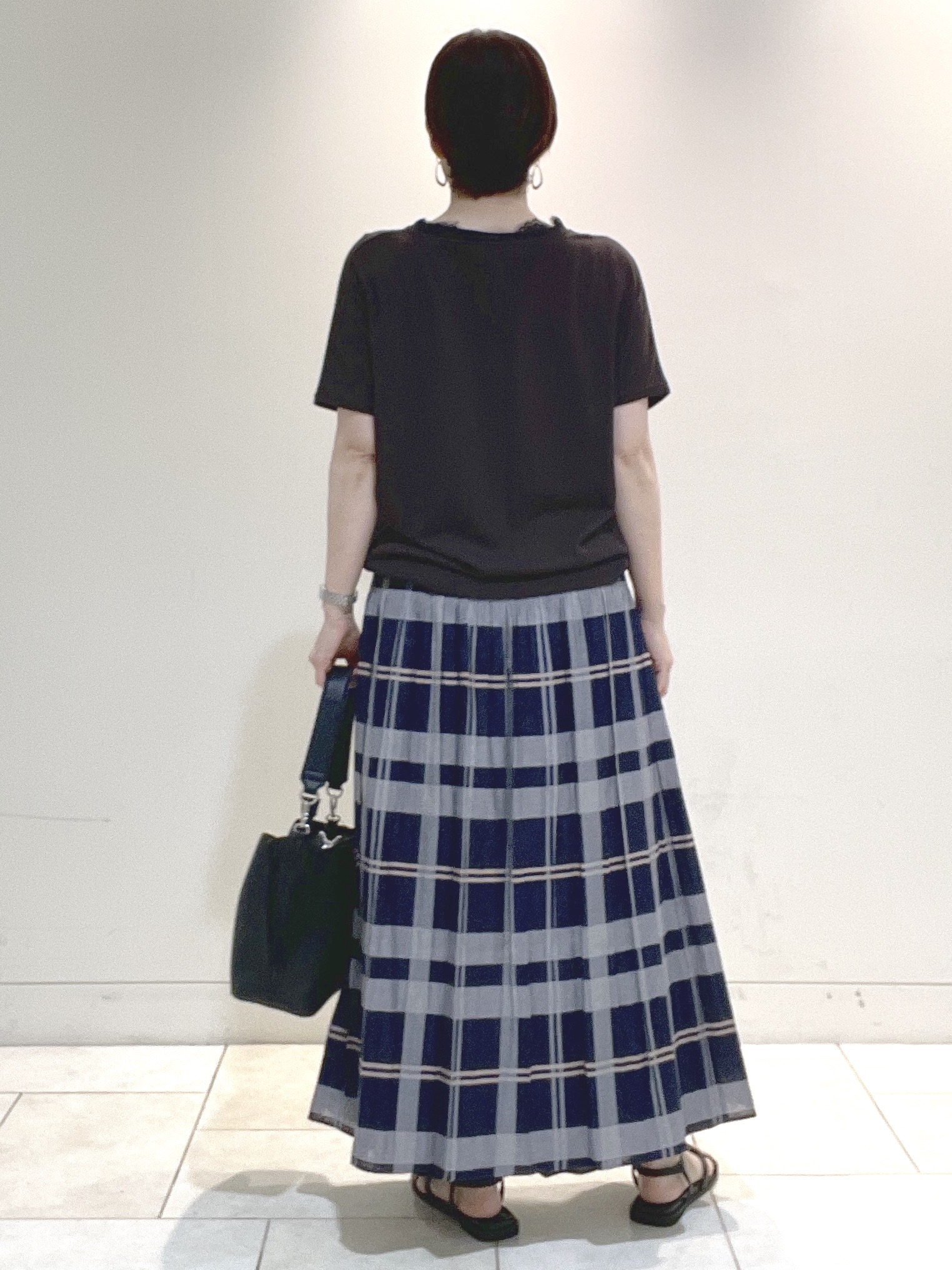 フミさんの「Reflect｜【二の腕カバー／手洗い可】ネックレース フレンチスリーブニット」を使ったコーディネート