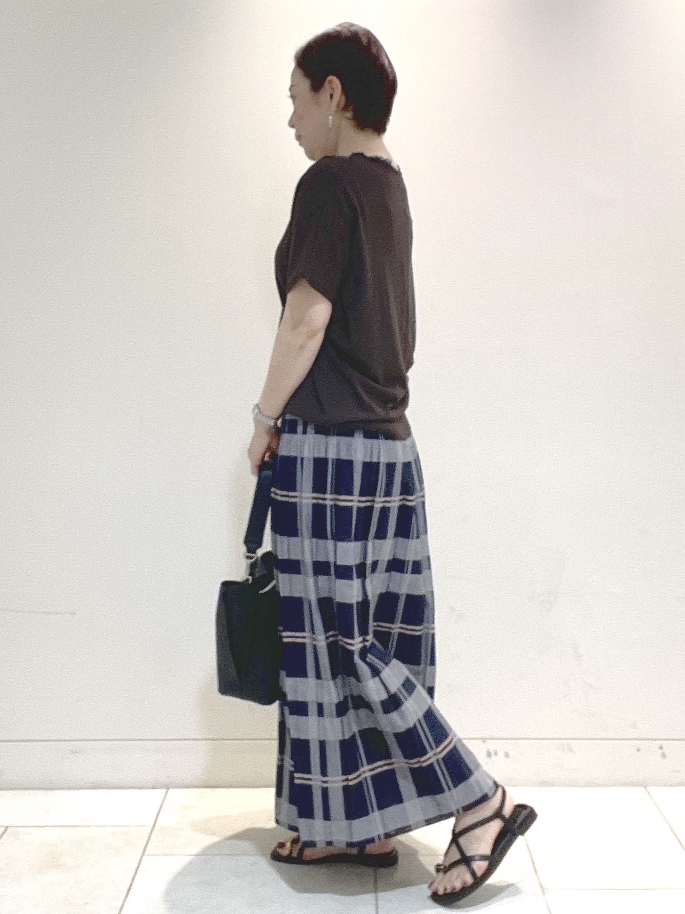 フミさんの「Reflect｜【二の腕カバー／手洗い可】ネックレース フレンチスリーブニット」を使ったコーディネート