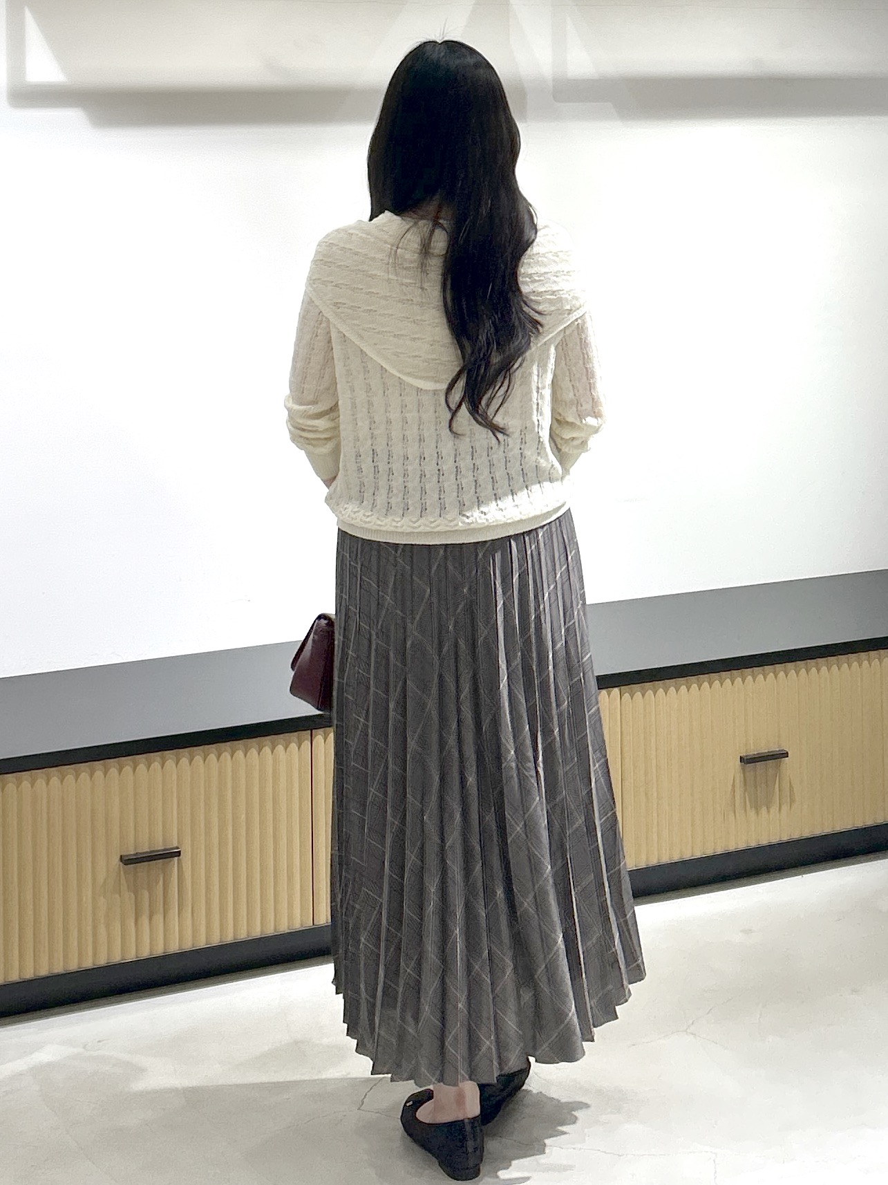sayaさんの「OPAQUE.CLIP｜＜ニットスカーフ付き＞透かし編みカーディガン【洗濯機ＯＫ】」を使ったコーディネート