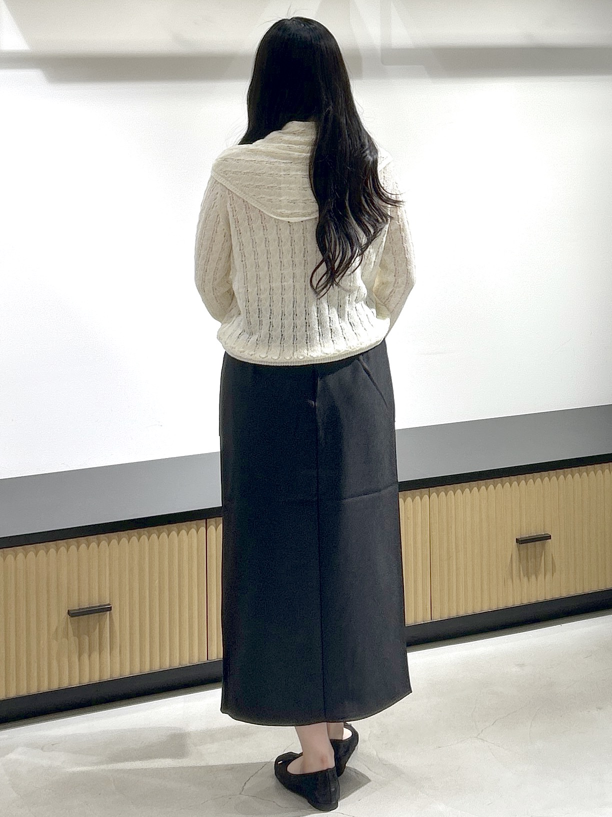 sayaさんの「OPAQUE.CLIP｜＜ニットスカーフ付き＞透かし編みカーディガン【洗濯機ＯＫ】」を使ったコーディネート