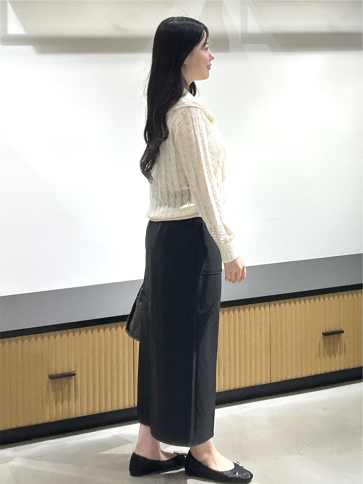 sayaさんの「OPAQUE.CLIP｜＜ニットスカーフ付き＞透かし編みカーディガン【洗濯機ＯＫ】」を使ったコーディネート