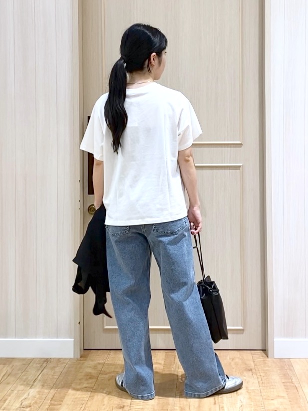 ERIさんの「SHOO･LA･RUE｜【通気性〇/セットアップ可/S-LL/洗濯機可】紫外線対策にも メッシュテーラードジャケット」を使ったコーディネート