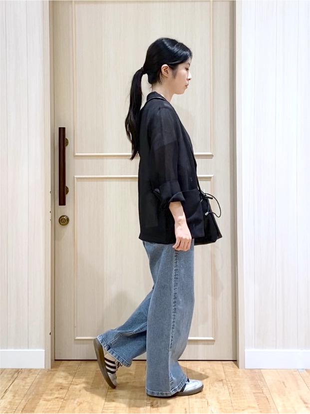 ERIさんの「SHOO･LA･RUE｜【通気性〇/セットアップ可/S-LL/洗濯機可】紫外線対策にも メッシュテーラードジャケット」を使ったコーディネート