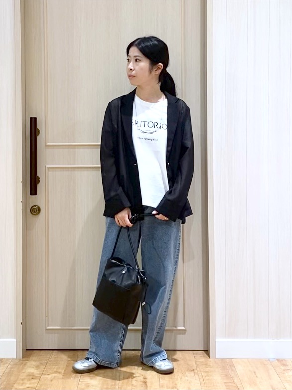 ERIさんの「SHOO･LA･RUE｜【通気性〇/セットアップ可/S-LL/洗濯機可】紫外線対策にも メッシュテーラードジャケット」を使ったコーディネート
