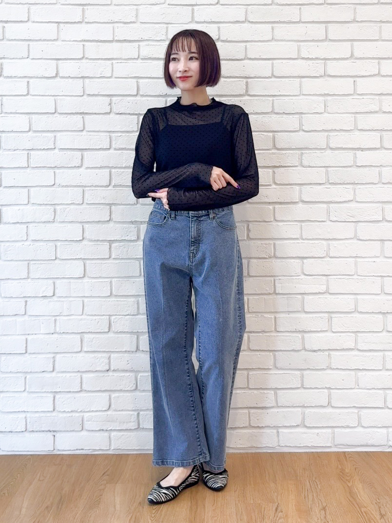 𝐜𝐡𝐢𝐤𝐚さんの「SHOO･LA･RUE｜【2点セット/洗濯機可/S-LL】透かし編みニットベスト＋5分袖シャツ」を使ったコーディネート