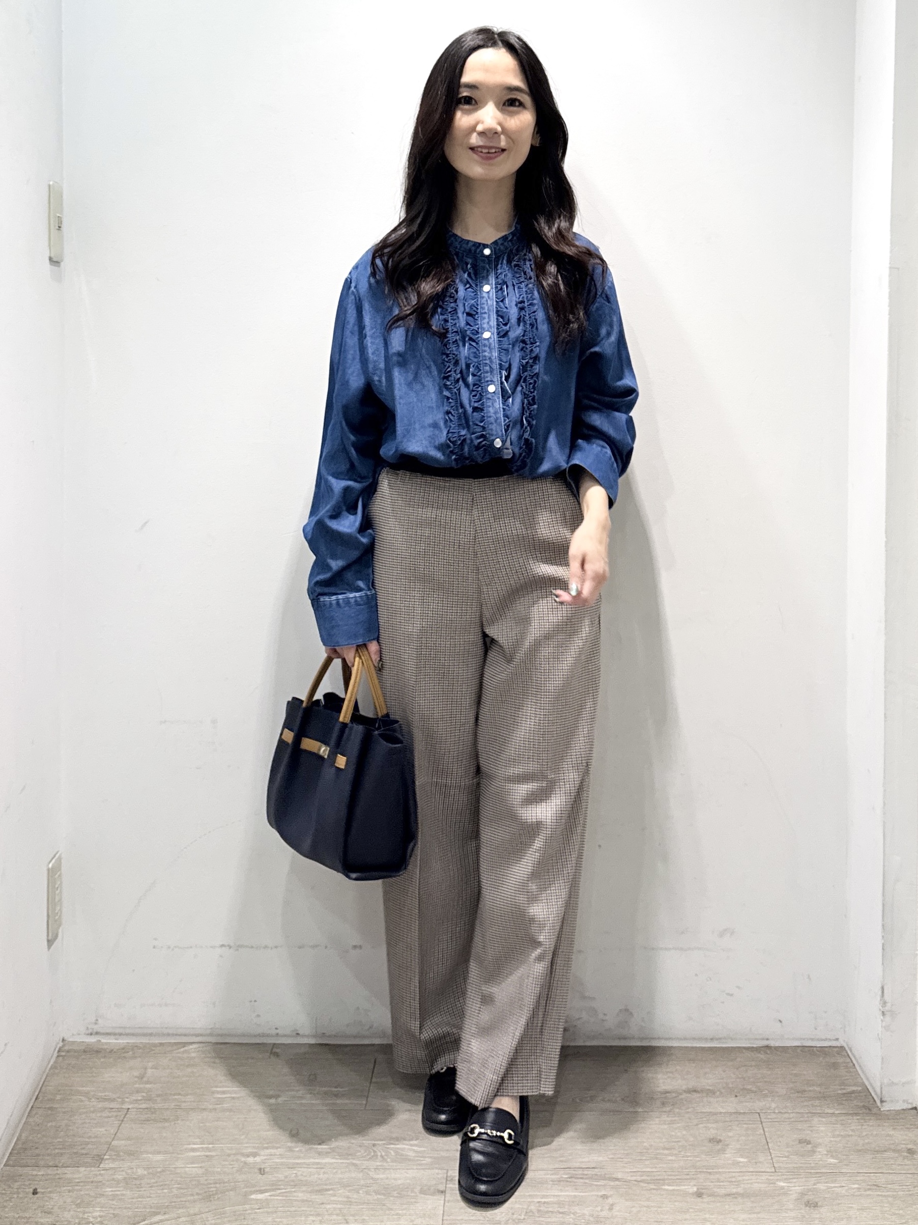 yuicciさんの「OPAQUE.CLIP｜デニムフリルブラウス【洗濯機OK】」を使ったコーディネート