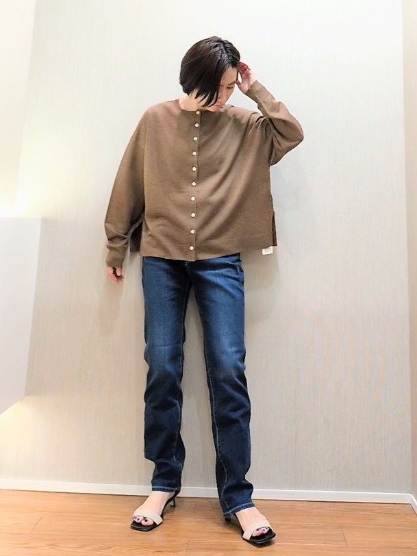 ミズタさんの「UNTITLED｜【アンサンブル可/秋羽織り/シアー】前後2WAYカーディガン」を使ったコーディネート