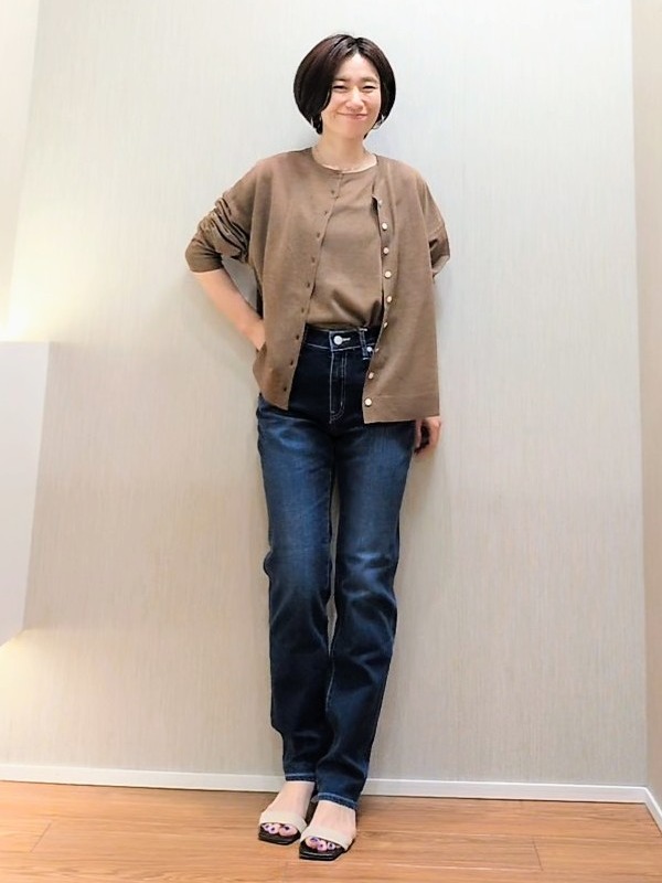 ミズタさんの「UNTITLED｜【アンサンブル可/秋羽織り/シアー】前後2WAYカーディガン」を使ったコーディネート