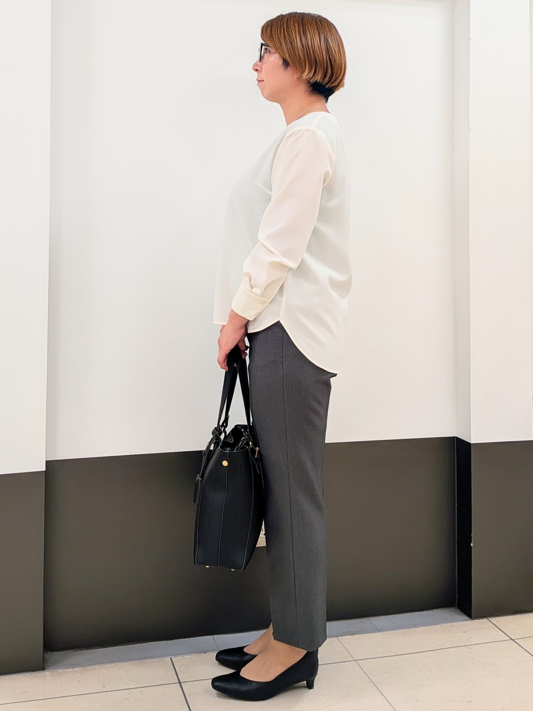 じゅりさんの「Reflect｜【通勤】きれいめラウンドネックブラウス」を使ったコーディネート